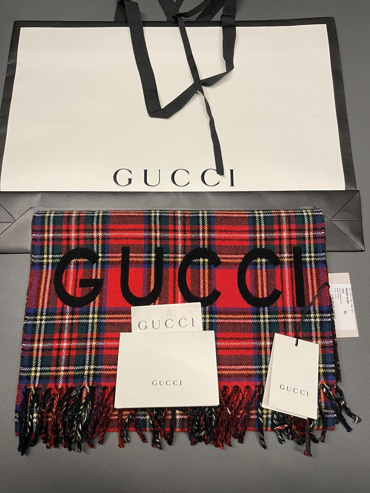 Gucci Brand NEW Limited Edition Gucci Logo Cashmere Runway Scarf Size ONE SIZE - 21 Thumbnail
