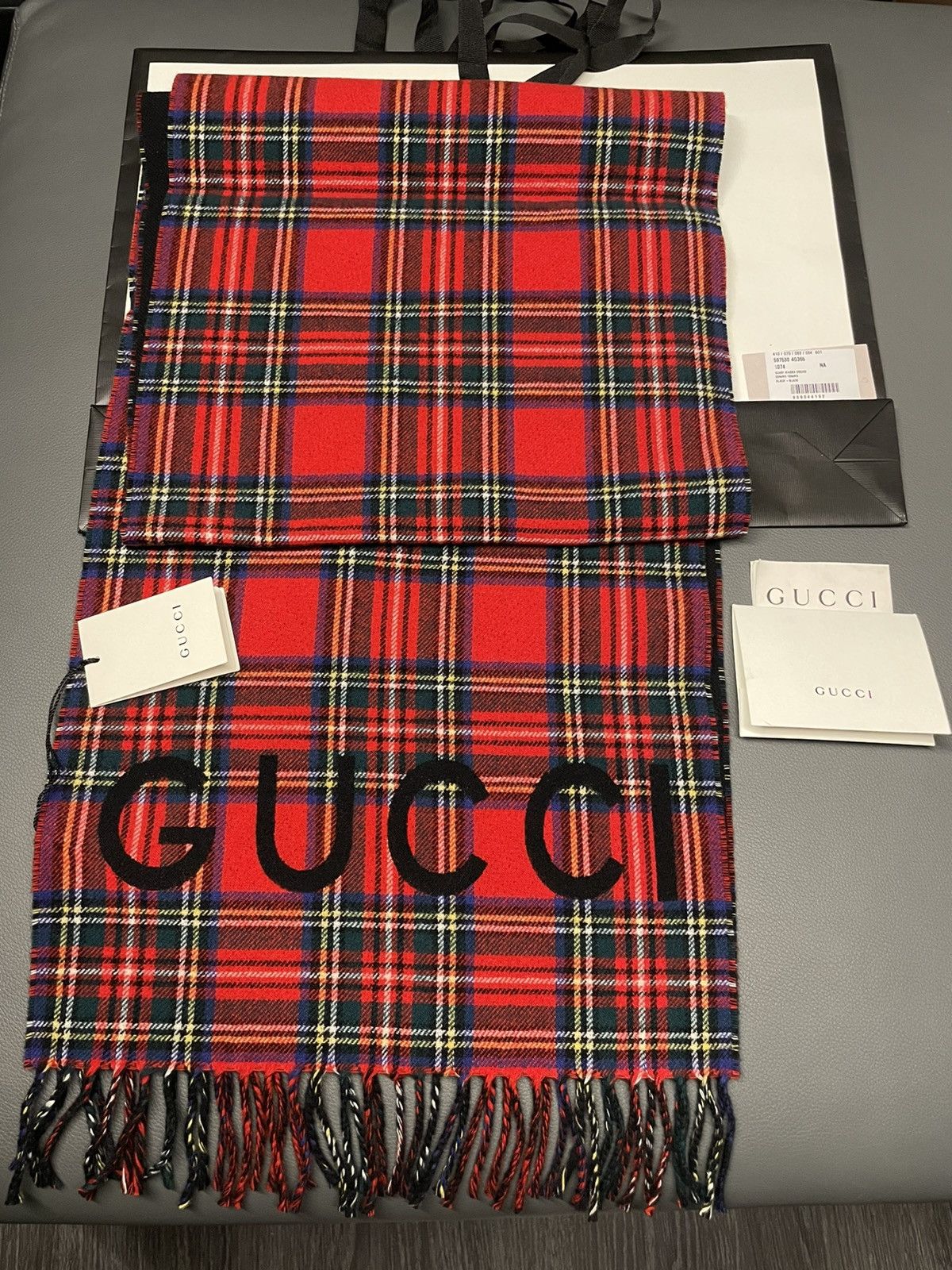 Gucci Brand NEW Limited Edition Gucci Logo Cashmere Runway Scarf Size ONE SIZE - 17 Thumbnail
