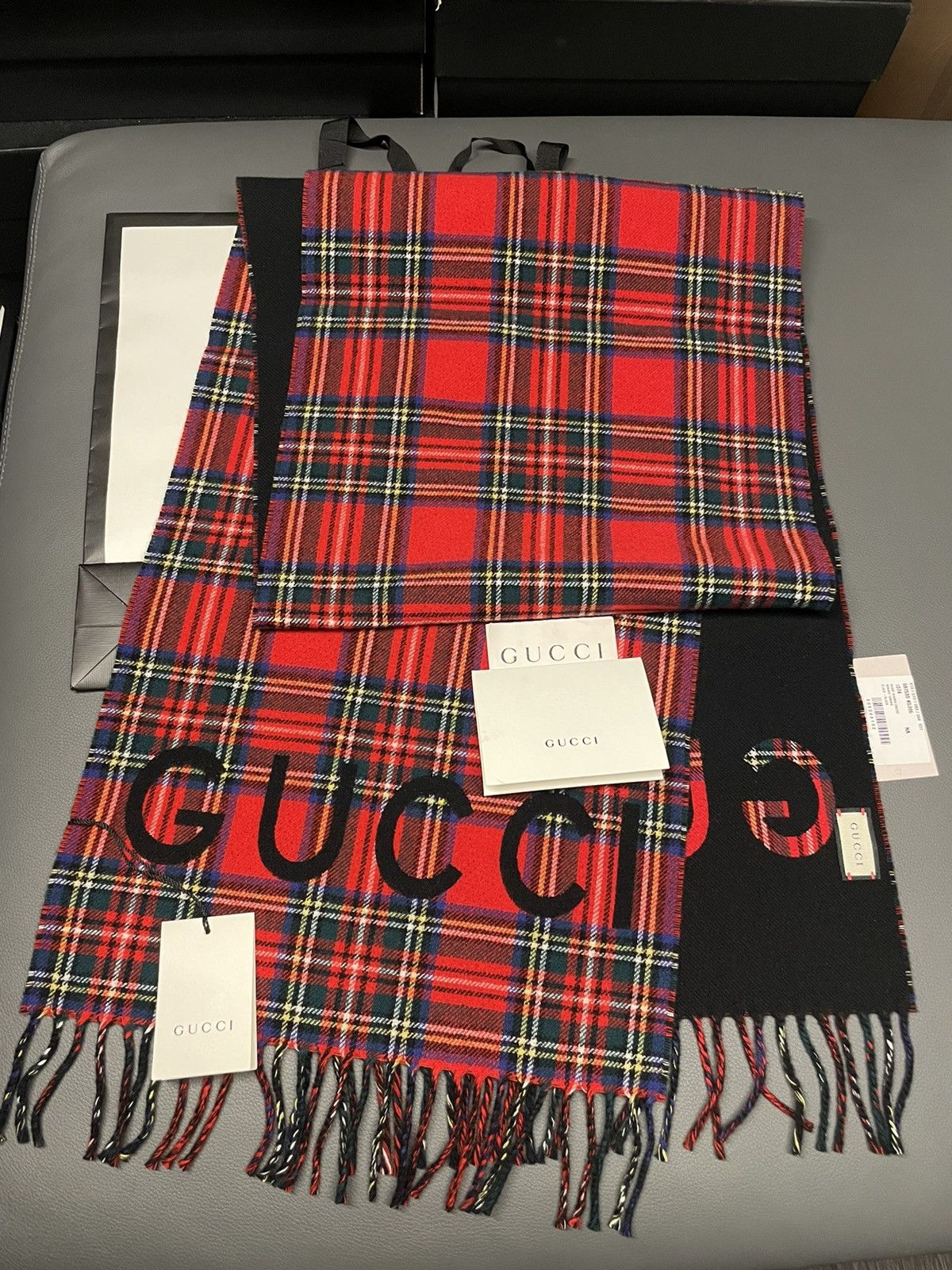 Gucci Brand NEW Limited Edition Gucci Logo Cashmere Runway Scarf Size ONE SIZE - 1 Thumbnail