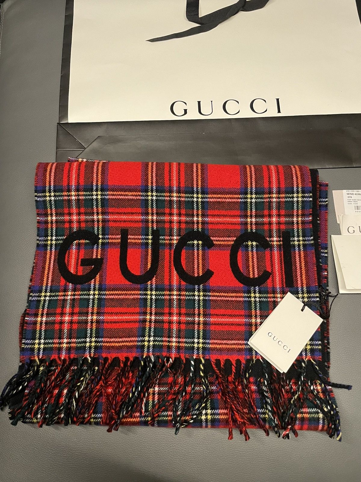 Gucci Brand NEW Limited Edition Gucci Logo Cashmere Runway Scarf Size ONE SIZE - 18 Thumbnail