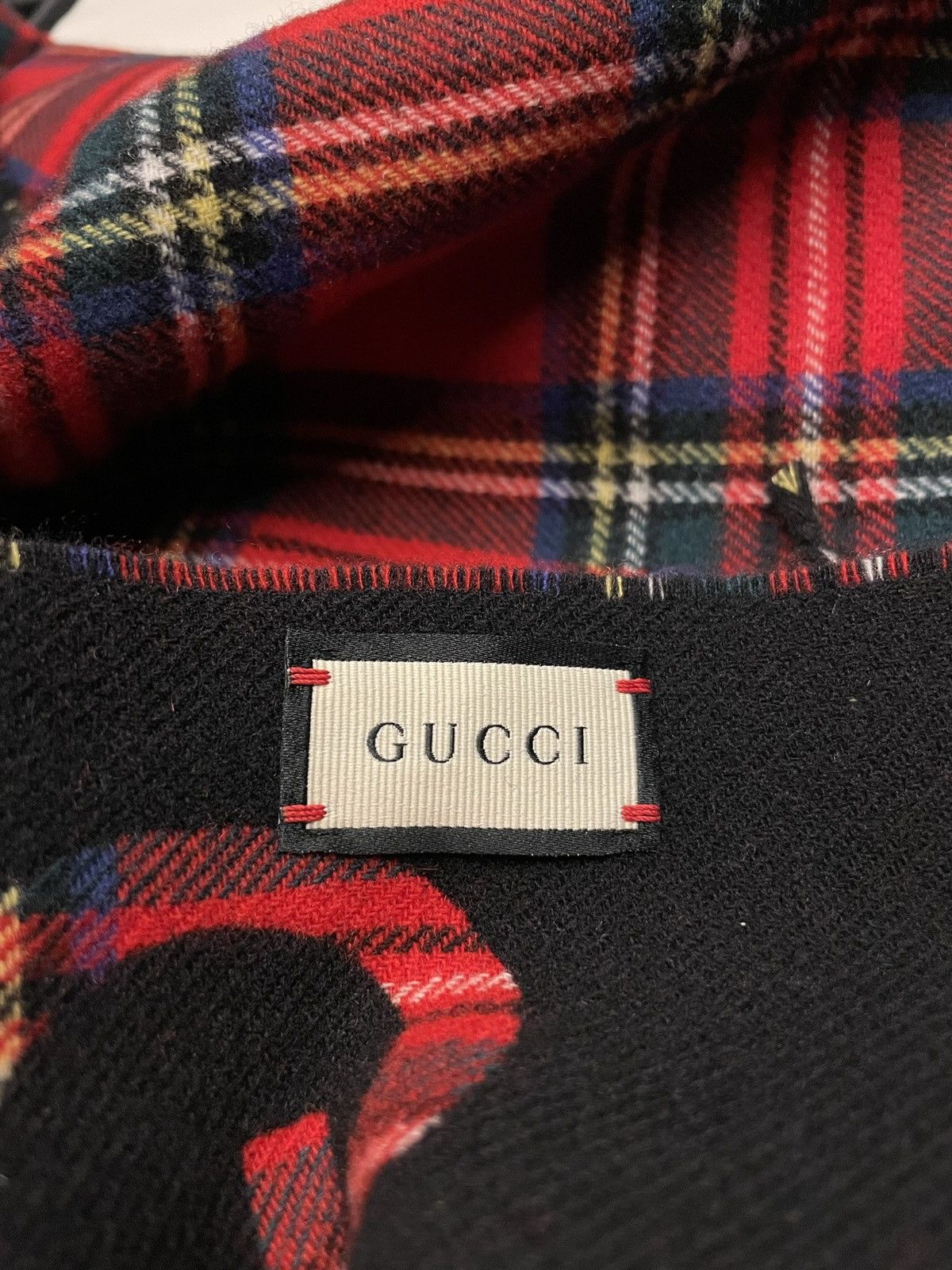 Gucci Brand NEW Limited Edition Gucci Logo Cashmere Runway Scarf Size ONE SIZE - 4 Thumbnail