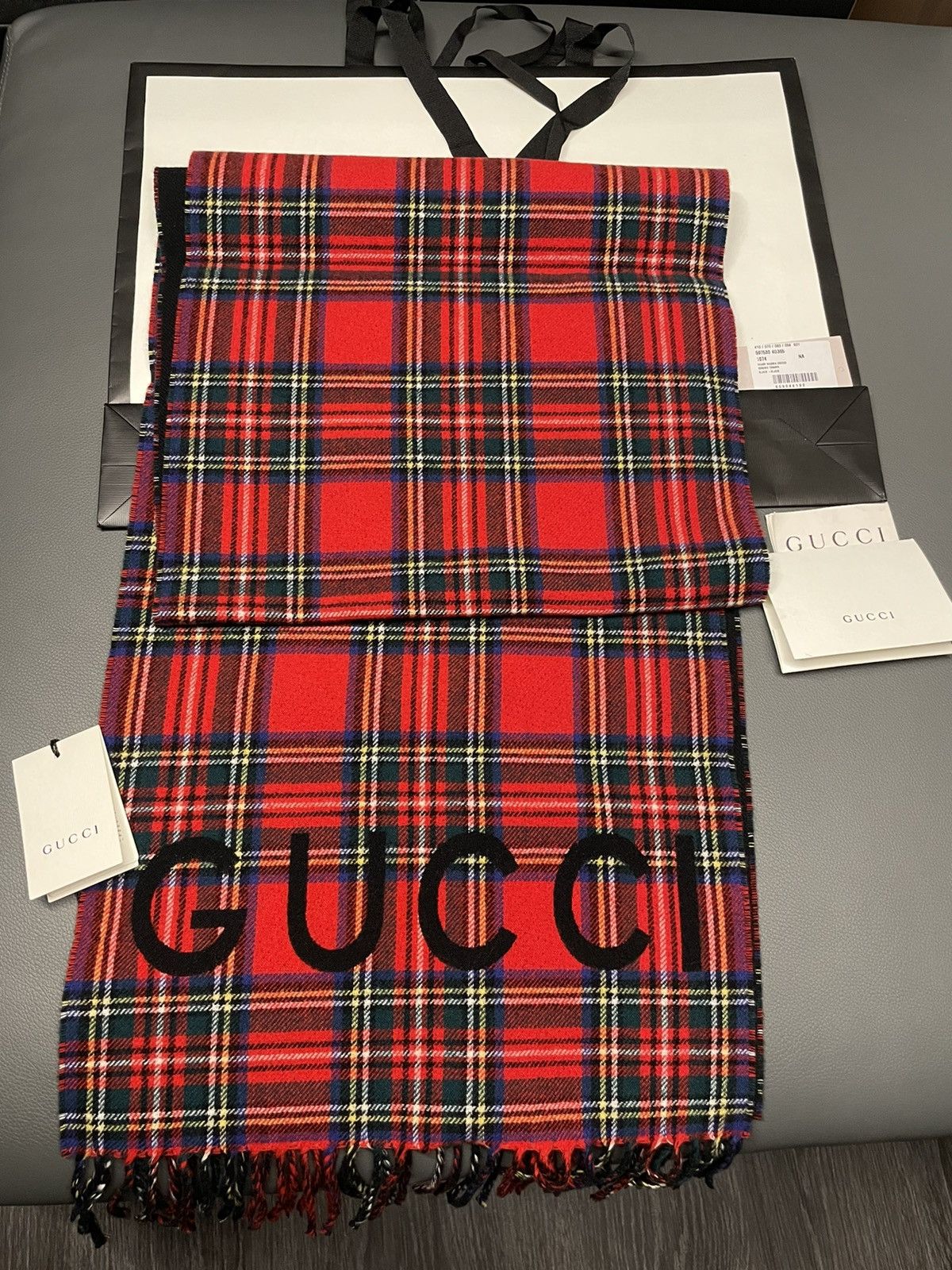 Gucci Brand NEW Limited Edition Gucci Logo Cashmere Runway Scarf Size ONE SIZE - 20 Thumbnail