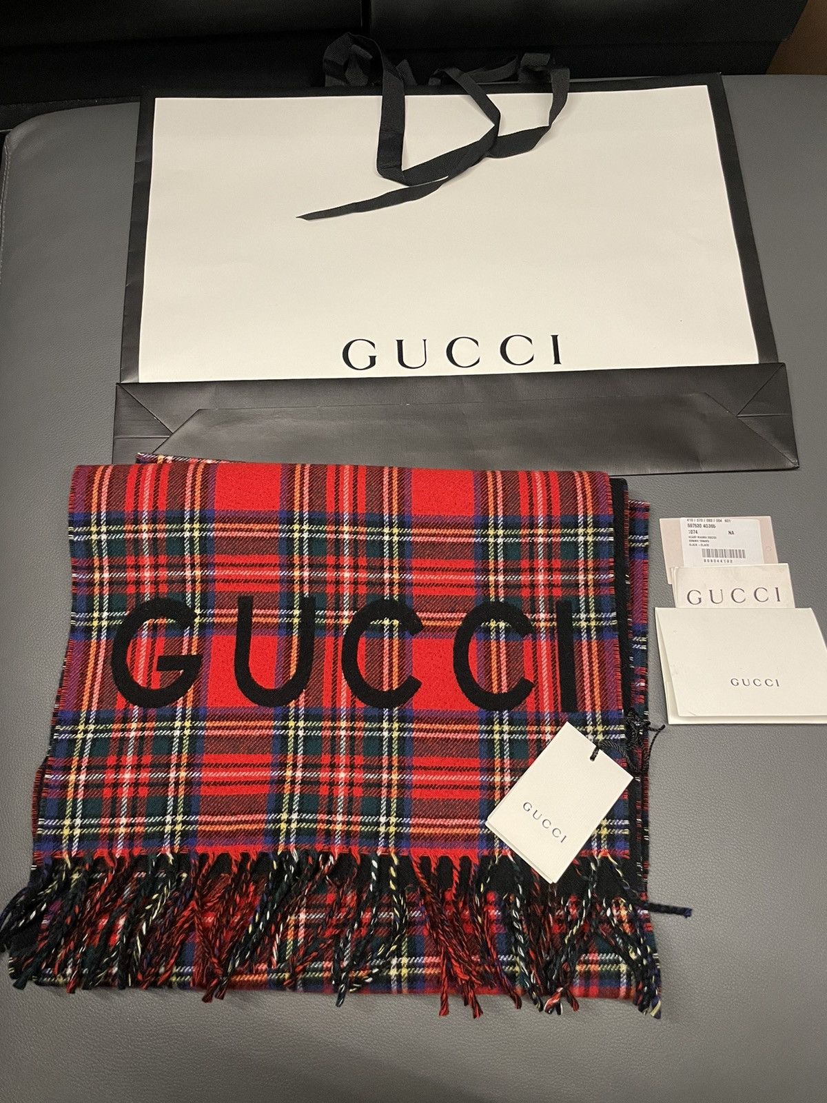 Gucci Brand NEW Limited Edition Gucci Logo Cashmere Runway Scarf Size ONE SIZE - 14 Thumbnail