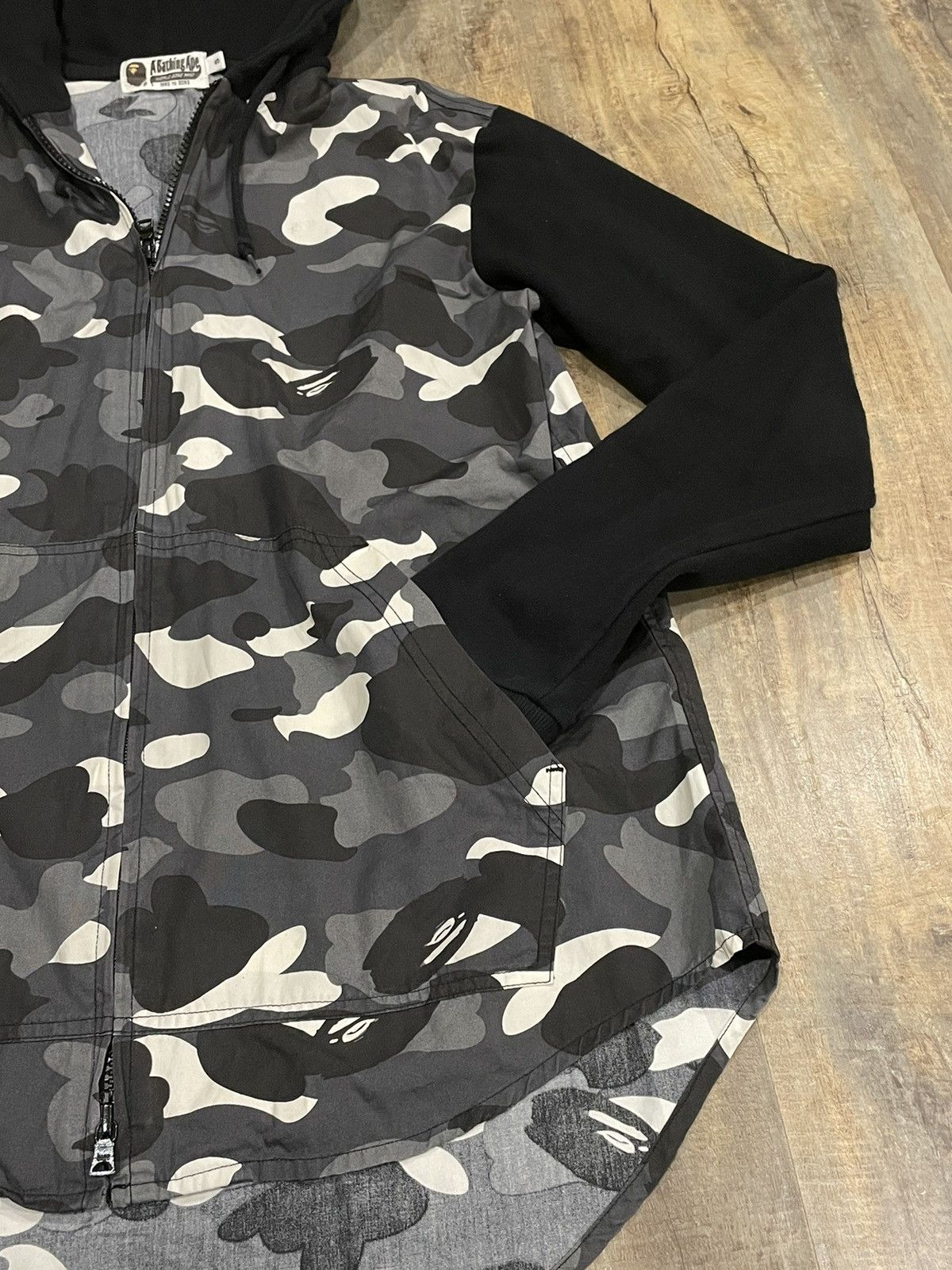 Bape RARE Bape Camo Zip Up Hoodie Ape Head Logo Sweatshirt Size US S / EU 44-46 / 1 - 9 Thumbnail