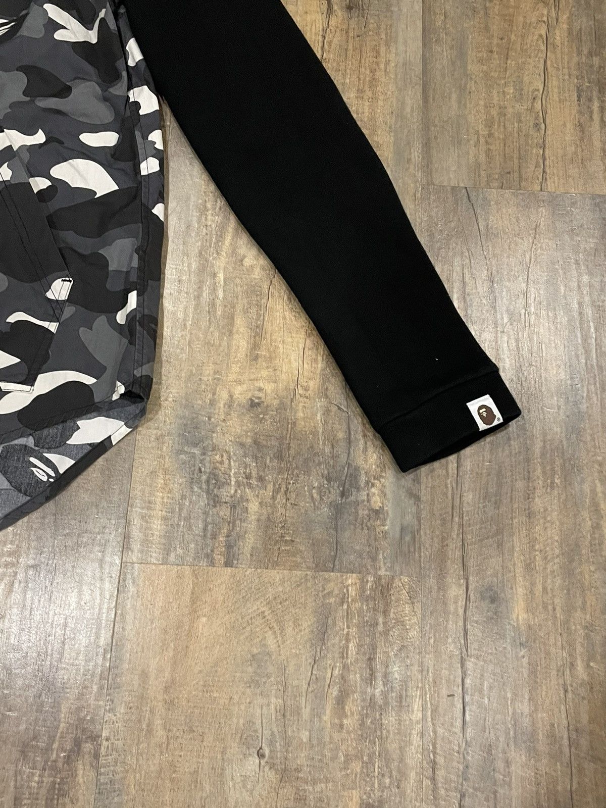 Bape RARE Bape Camo Zip Up Hoodie Ape Head Logo Sweatshirt Size US S / EU 44-46 / 1 - 12 Thumbnail