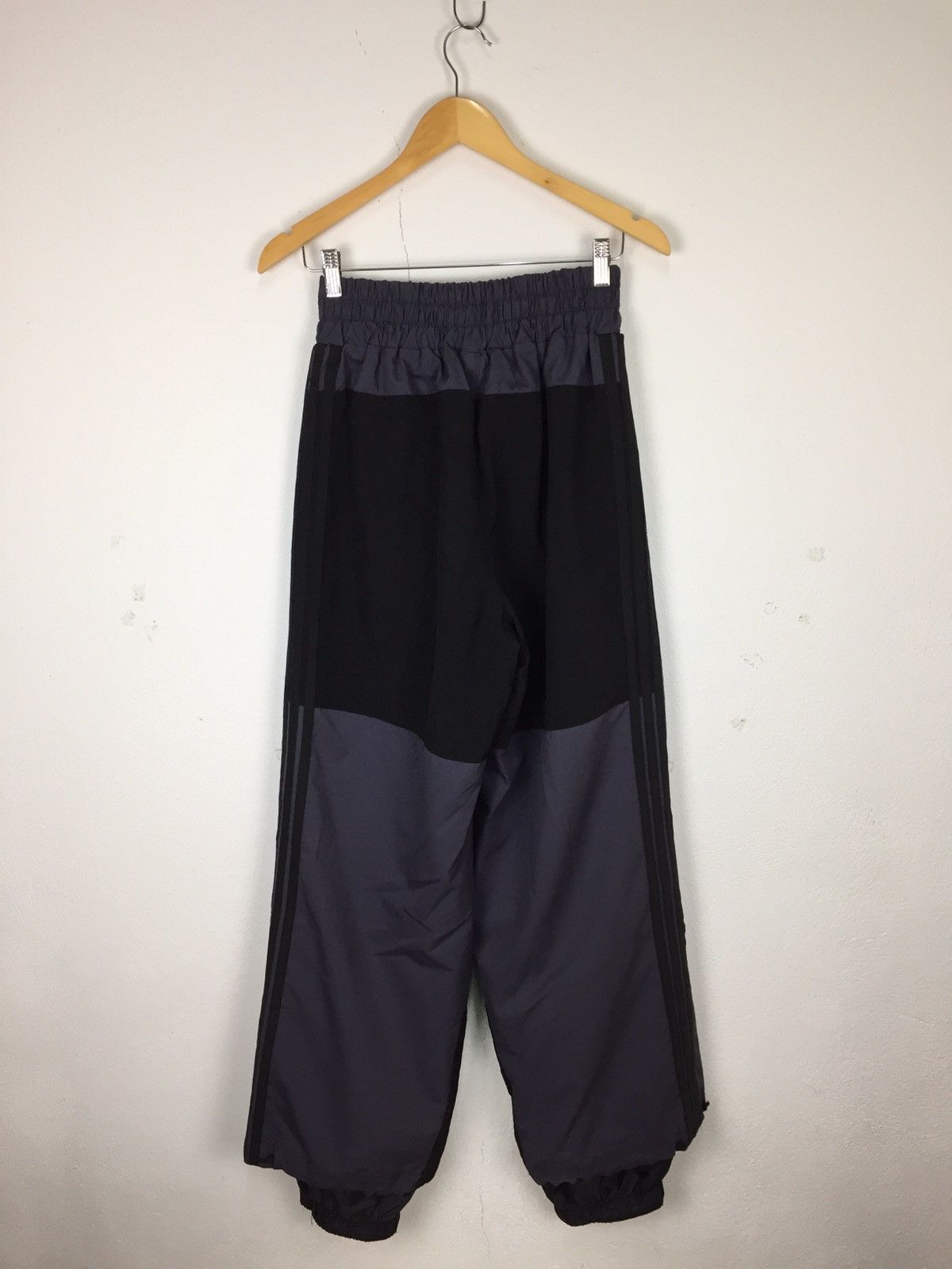 Adidas Vintage Adidas Puffer Snowboarding Ski Pants Size US 31 - 9 Thumbnail