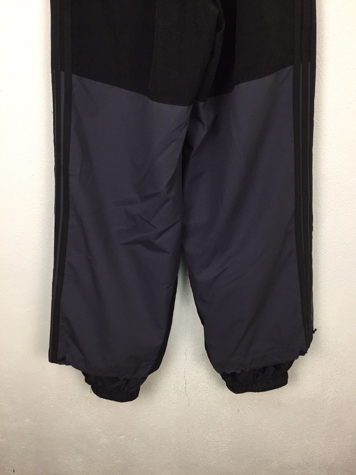 Adidas Vintage Adidas Puffer Snowboarding Ski Pants Size US 31 - 11 Thumbnail