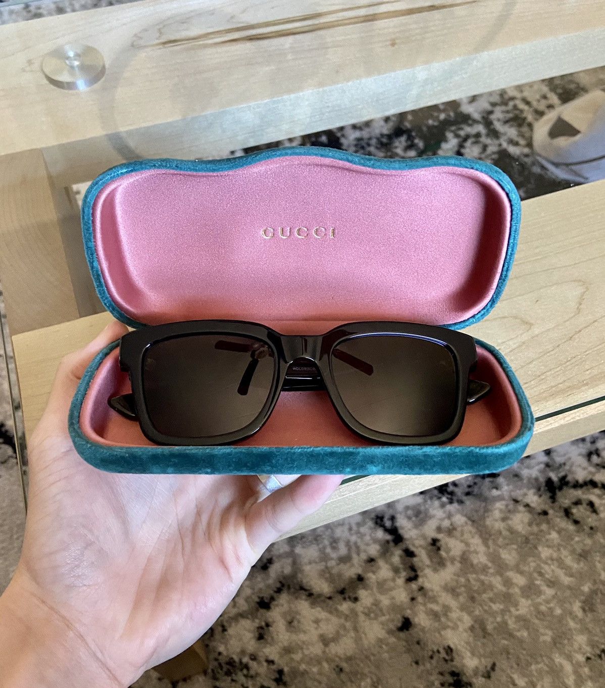gucci logo shades