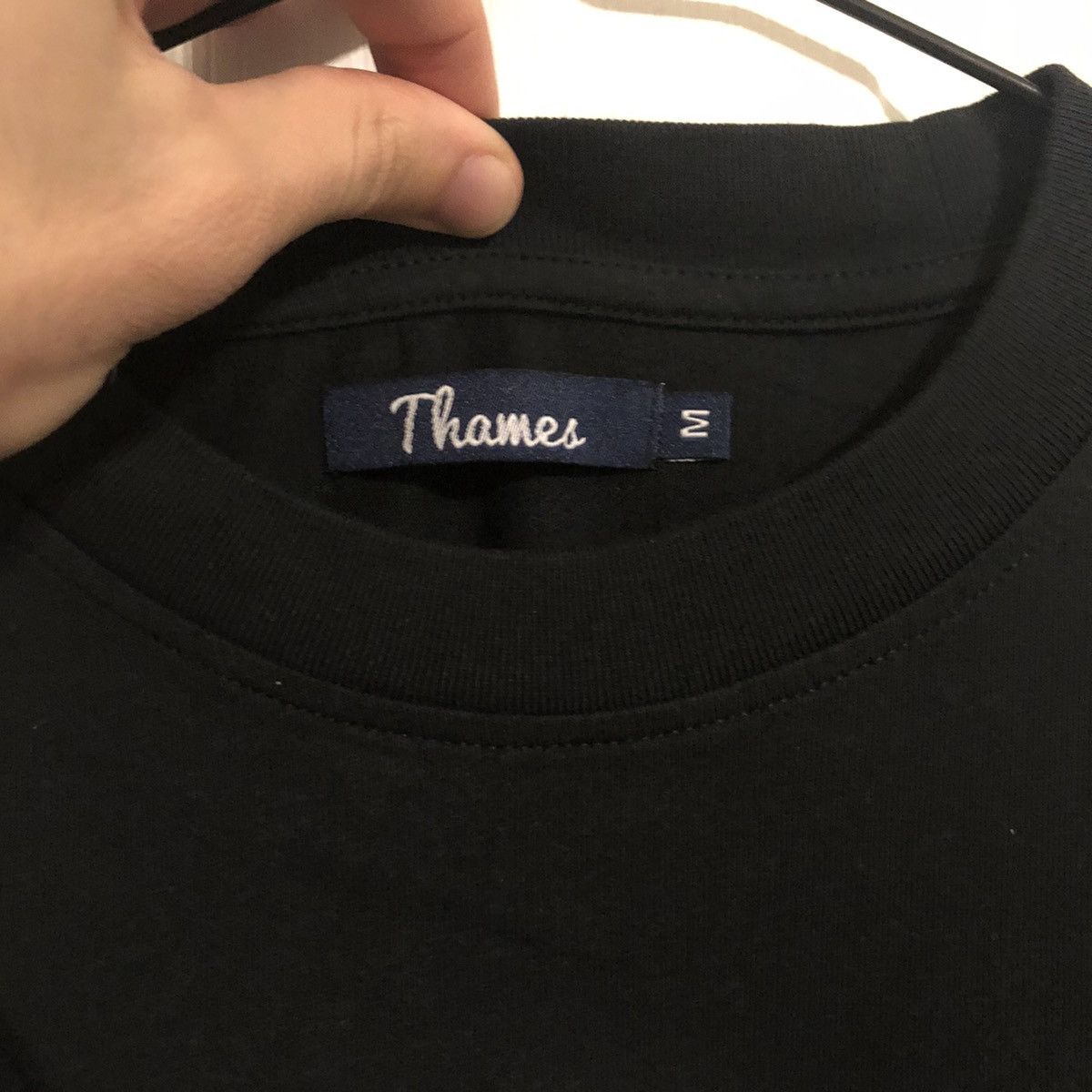 Thames Debbie Tee Black Size US M / EU 48-50 / 2 - 3 Thumbnail