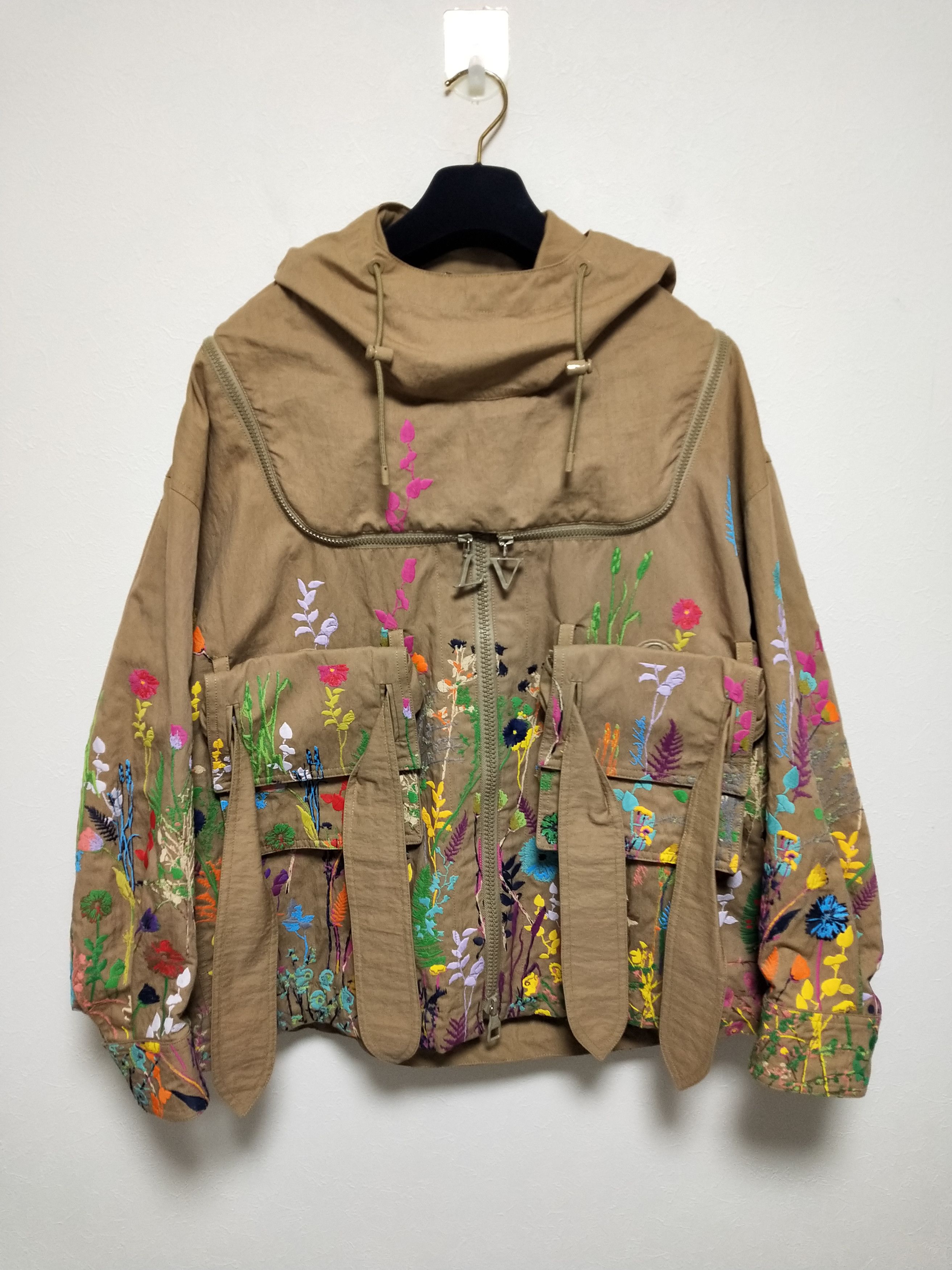 Louis Vuitton 2020 Flowers Embroidered Bee Keeper Parka w/ Tags - Neutrals  Outerwear, Clothing - LOU609312