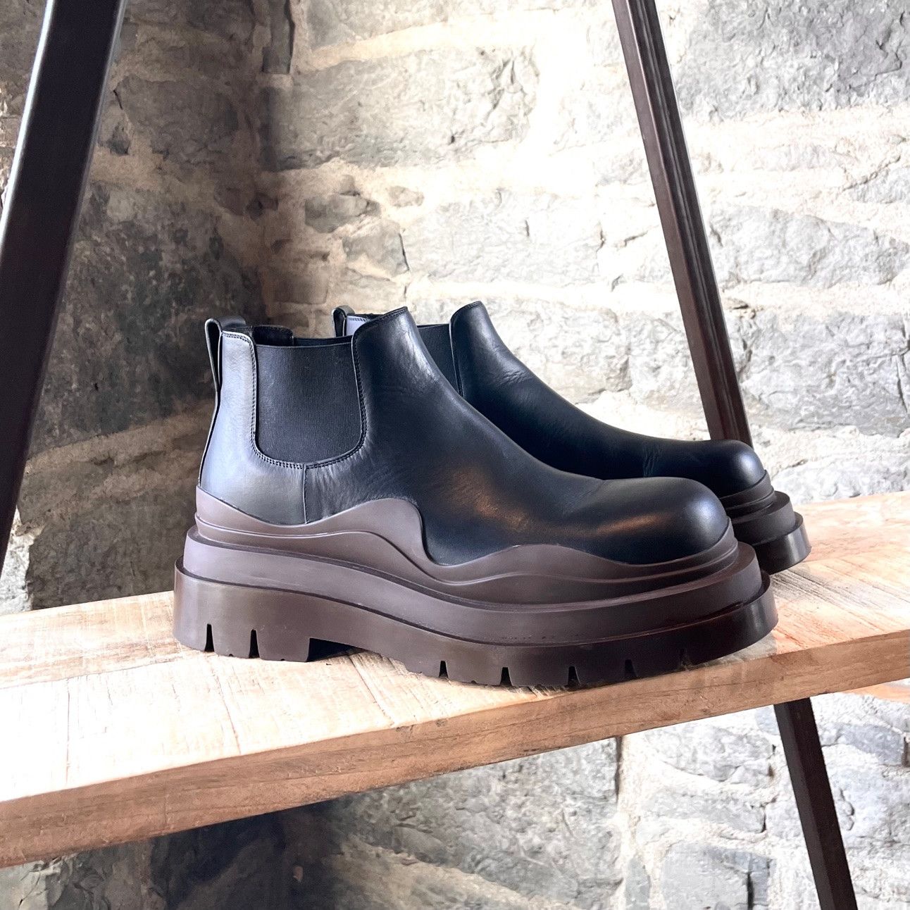 Bottega Veneta Bottega Venetta Black Leather Low Tire Chelsea Boots Size US 10 / EU 43 - 1 Thumbnail