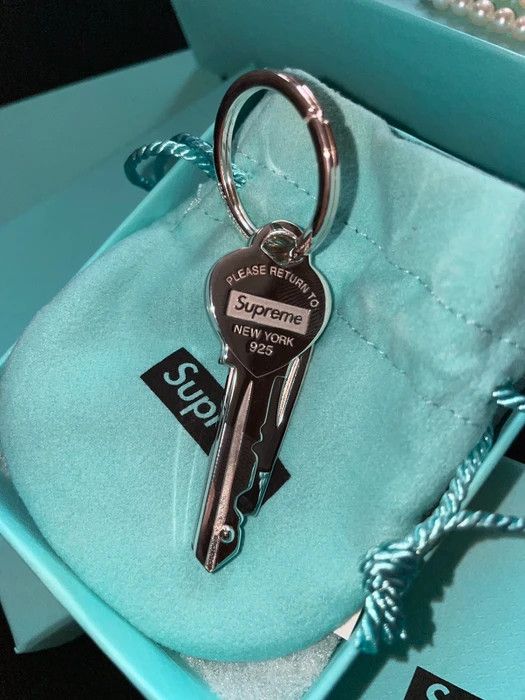 Supreme Tiffany & Co. x Supreme Heart Knife Key ring IN HAND | Grailed