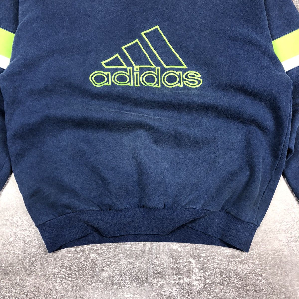 Adidas Vintage Adidas Blue Sweatshirt Big logo Size US L / EU 52-54 / 3 - 3 Thumbnail