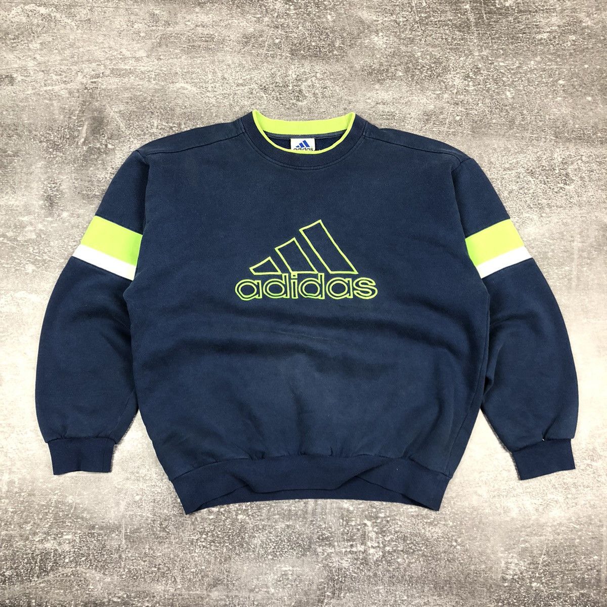 Adidas Vintage Adidas Blue Sweatshirt Big logo Size US L / EU 52-54 / 3 - 1 Thumbnail