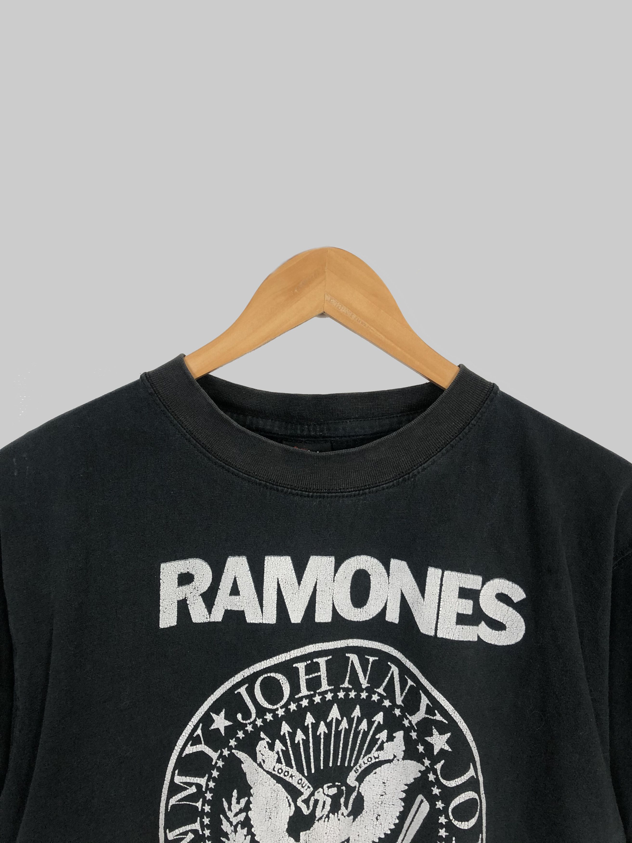 Band Tees Vintage 00s Ramones (Black Flag Green Day Sex Pistols) Size US S / EU 44-46 / 1 - 2 Thumbnail