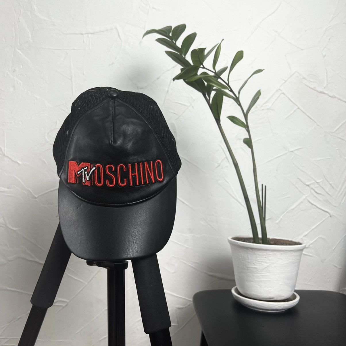 Moschino h&m cap on sale