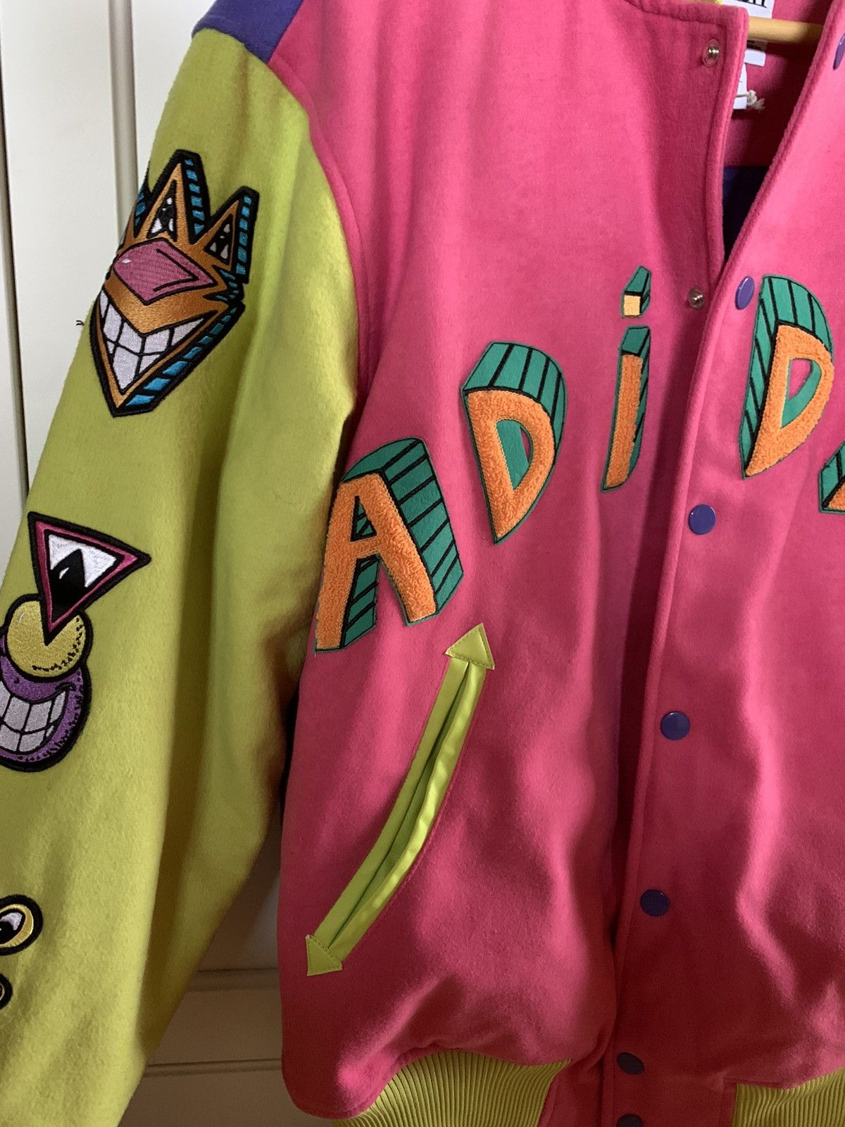 Adidas originals obyo x jeremy scott x hot sale kenny scharf varsity jacket