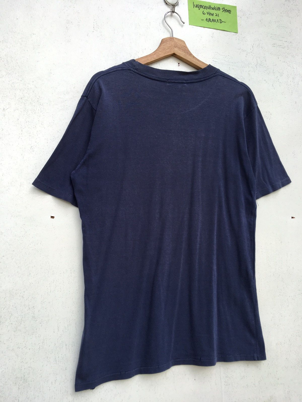 Hysteric Glamour Rare Vintage 90s Hysteric Glamour Biglogo Spellout Tshirt Size US M / EU 48-50 / 2 - 13 Thumbnail
