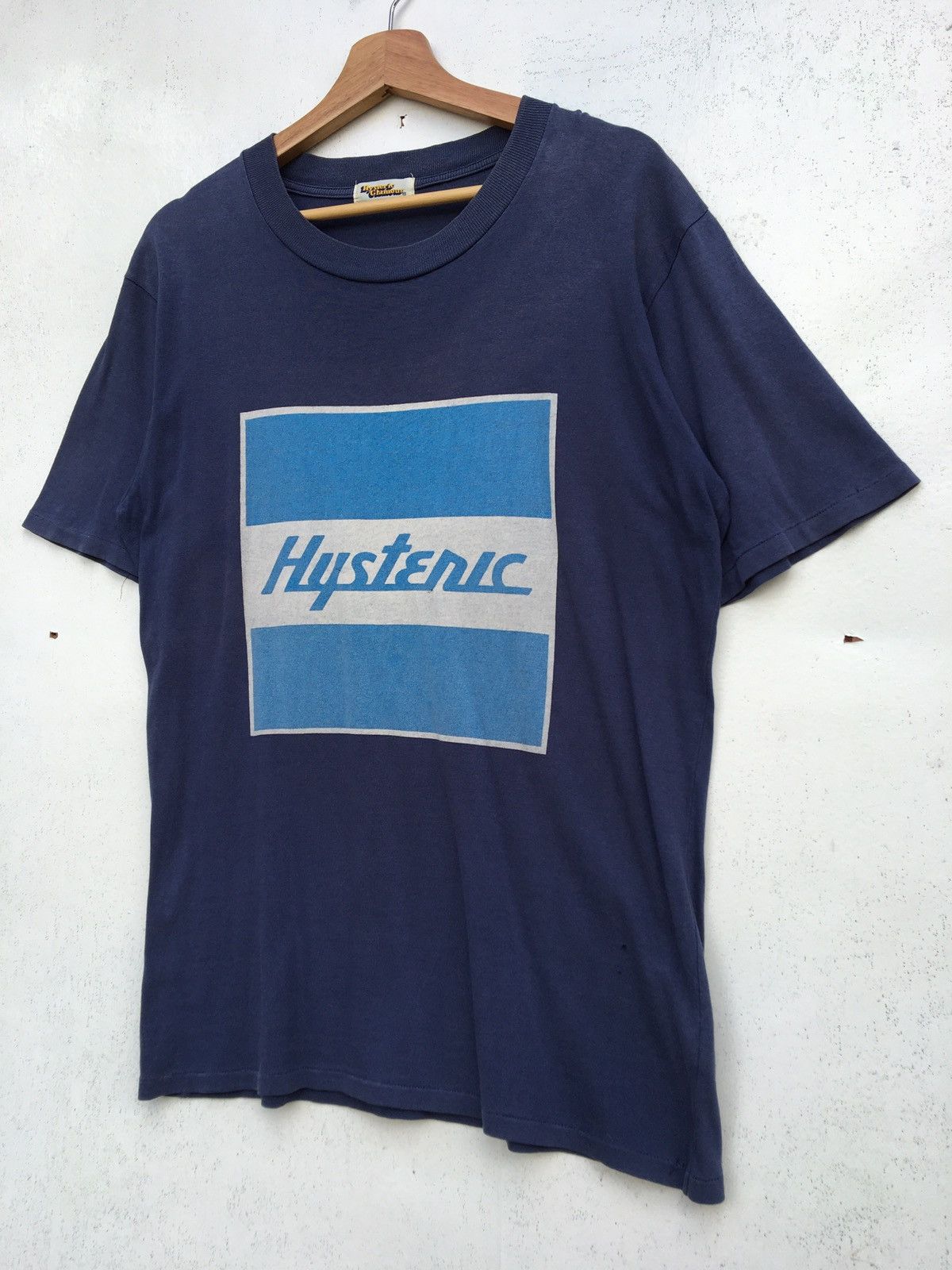Hysteric Glamour Rare Vintage 90s Hysteric Glamour Biglogo Spellout Tshirt Size US M / EU 48-50 / 2 - 3 Thumbnail