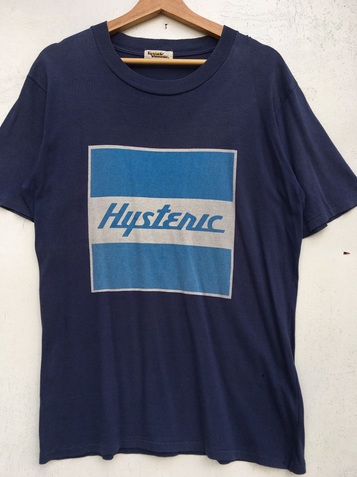 Hysteric Glamour Rare Vintage 90s Hysteric Glamour Biglogo Spellout Tshirt Size US M / EU 48-50 / 2 - 4 Thumbnail