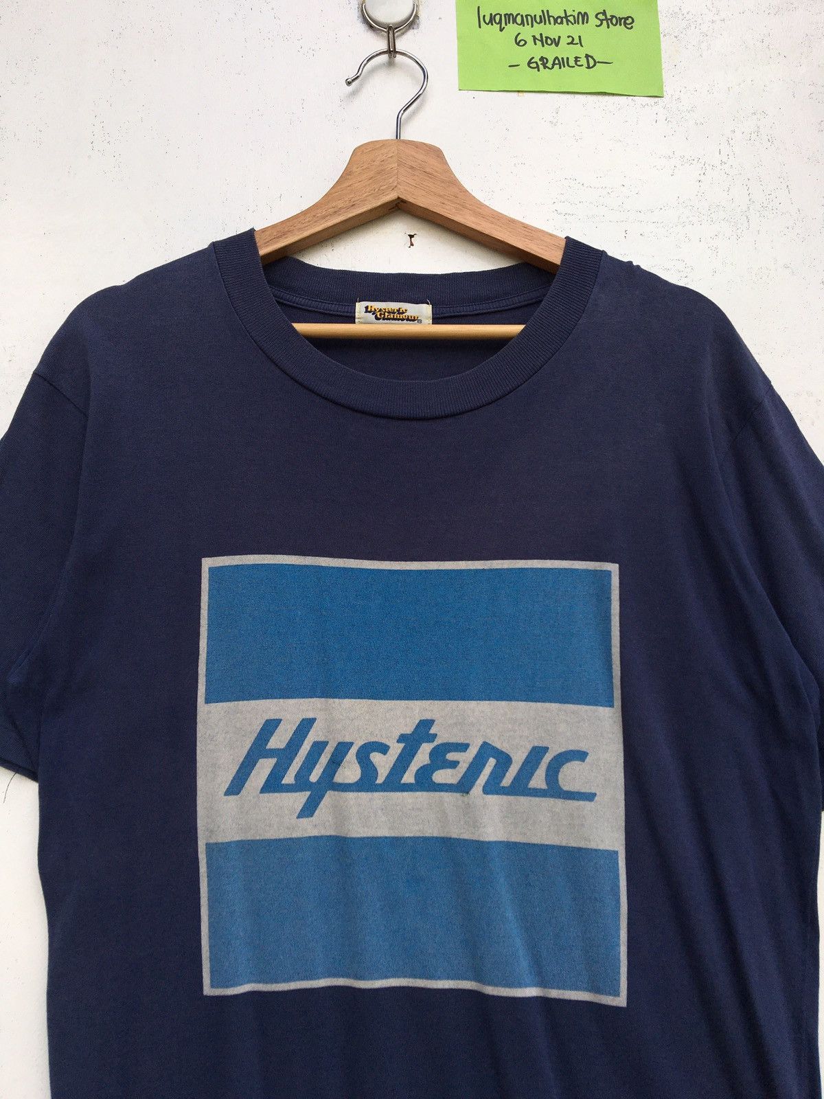 Hysteric Glamour Rare Vintage 90s Hysteric Glamour Biglogo Spellout Tshirt Size US M / EU 48-50 / 2 - 5 Thumbnail