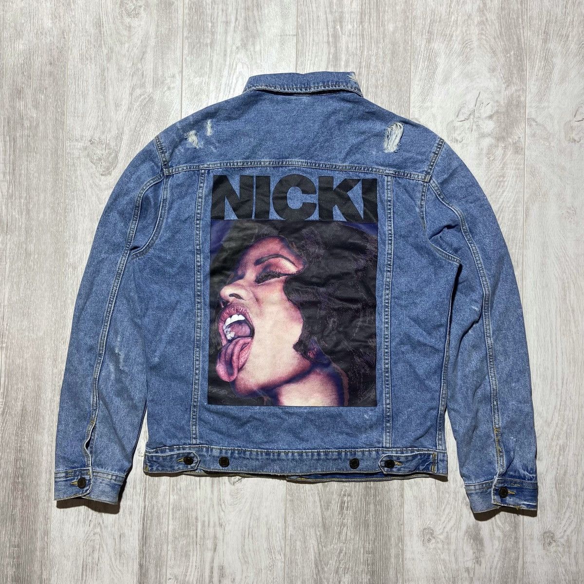 Distressed denim jacket h&m hot sale
