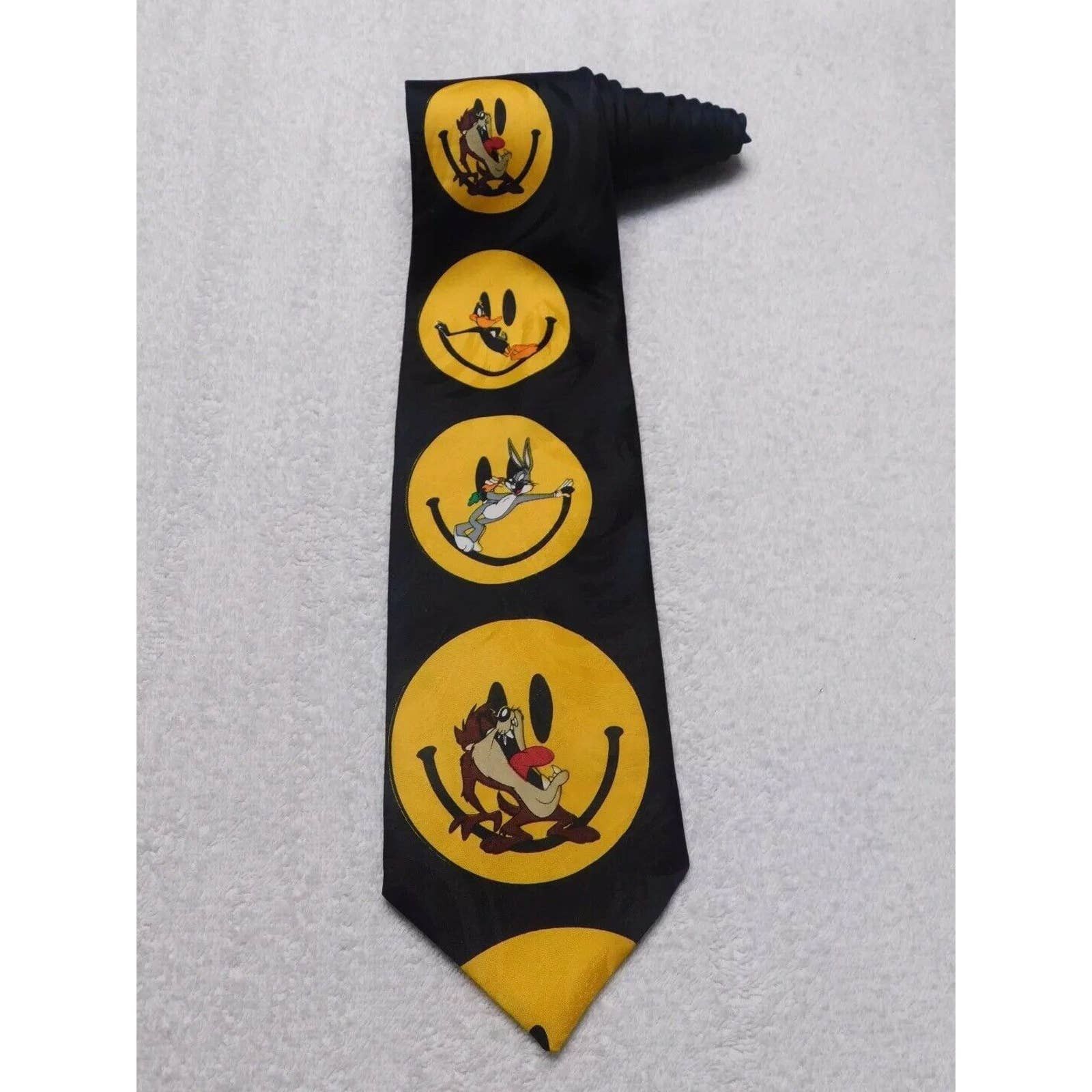 Vintage Looney Tunes Mania Smiley Face Emoji NeckTie Tie Bugs Bunny ...