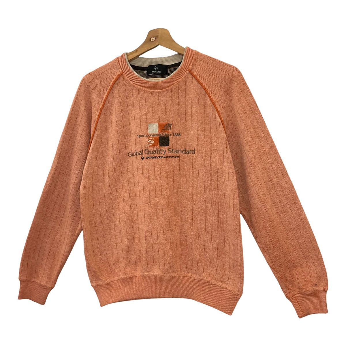 Dunlop 90s Dunlop Big Logo Embroidered Crewneck Sweatshirt Size M Size US M / EU 48-50 / 2 - 3 Thumbnail