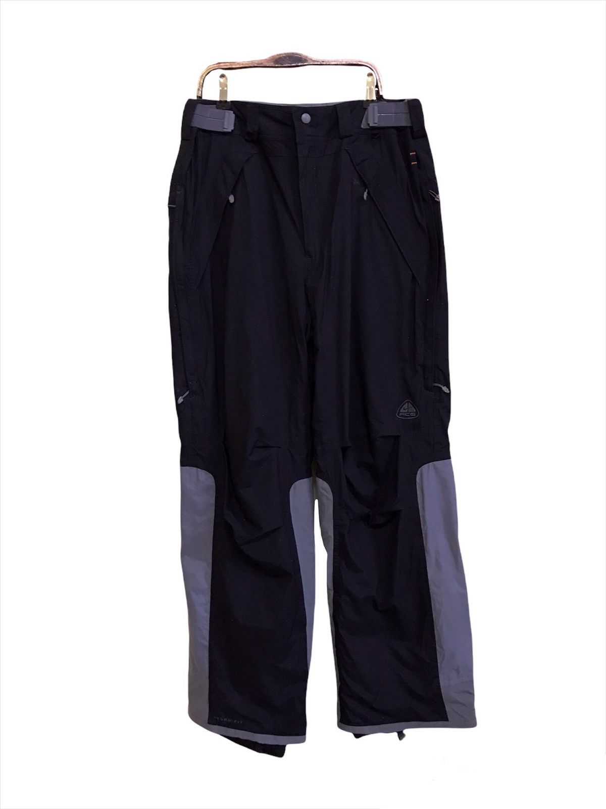 Nike ACG Multi Pocket Pants