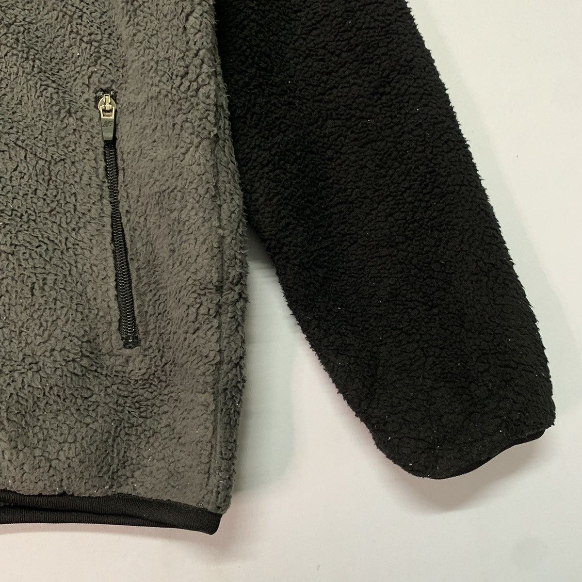New Balance Vintage NB New Balance Small Logo Fleece Zip Ups Sweater Size US L / EU 52-54 / 3 - 4 Thumbnail