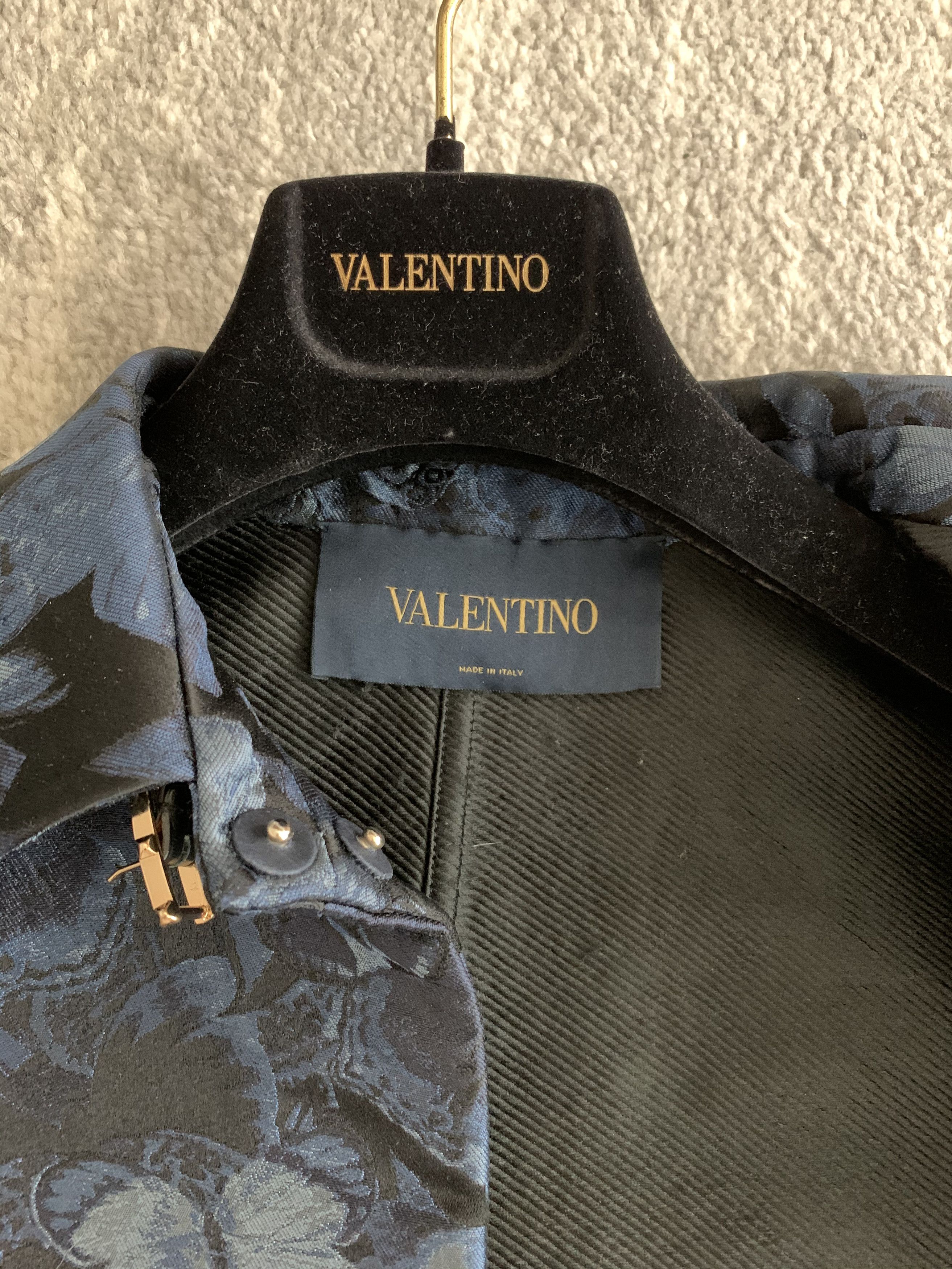 Valentino Valentino Cape Size US S / EU 44-46 / 1 - 4 Thumbnail