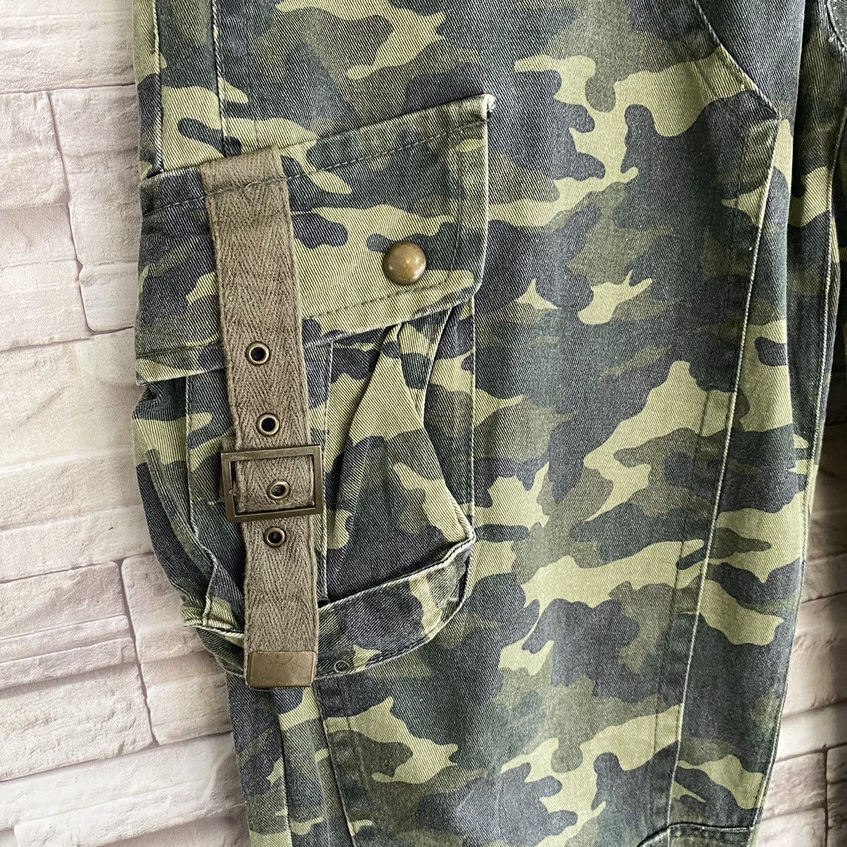 Japanese Brand Semantic Design Cargo Pants Double knee Camo Size US 33 - 8 Thumbnail