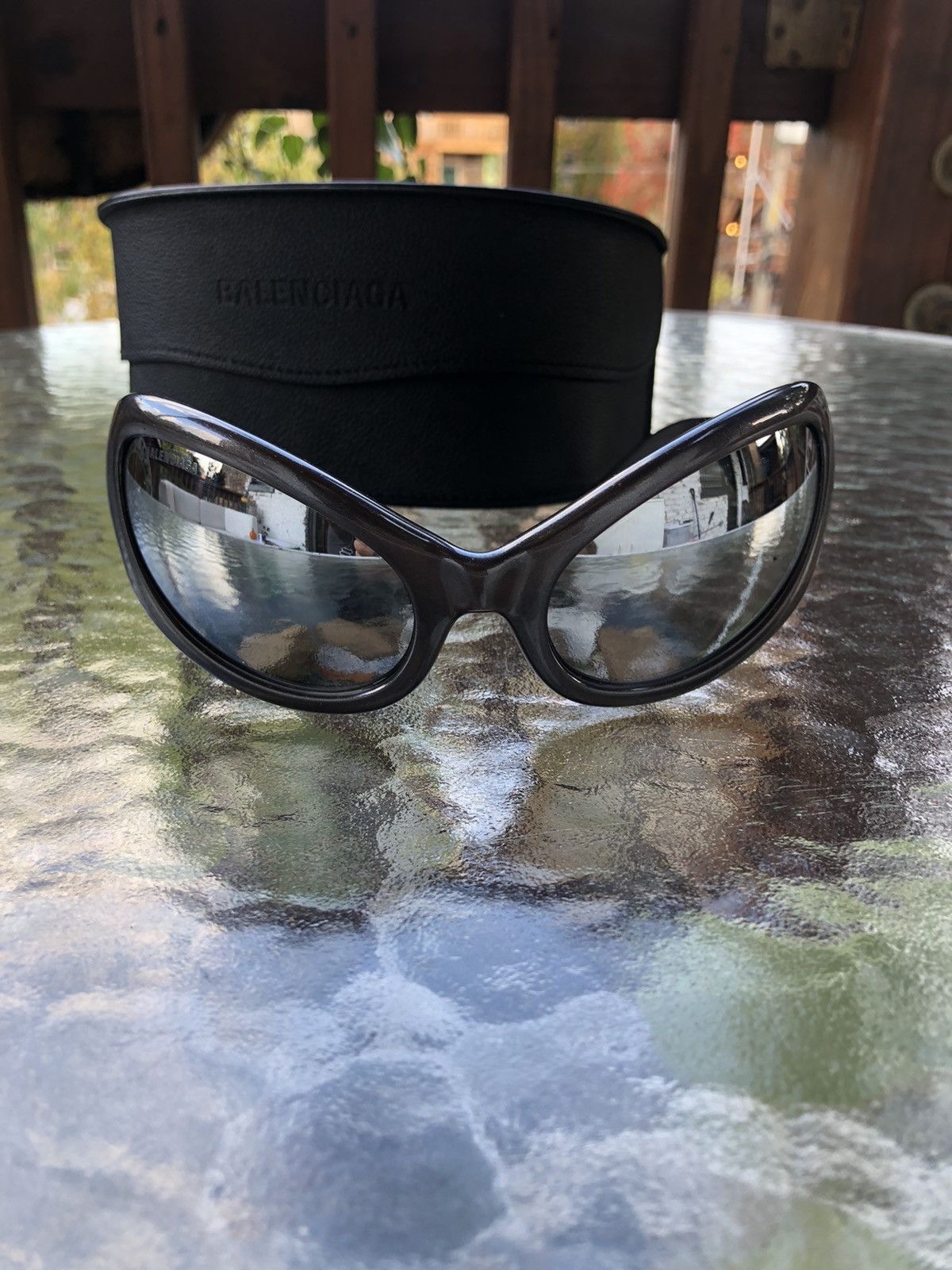 balenciaga sunglasses alien