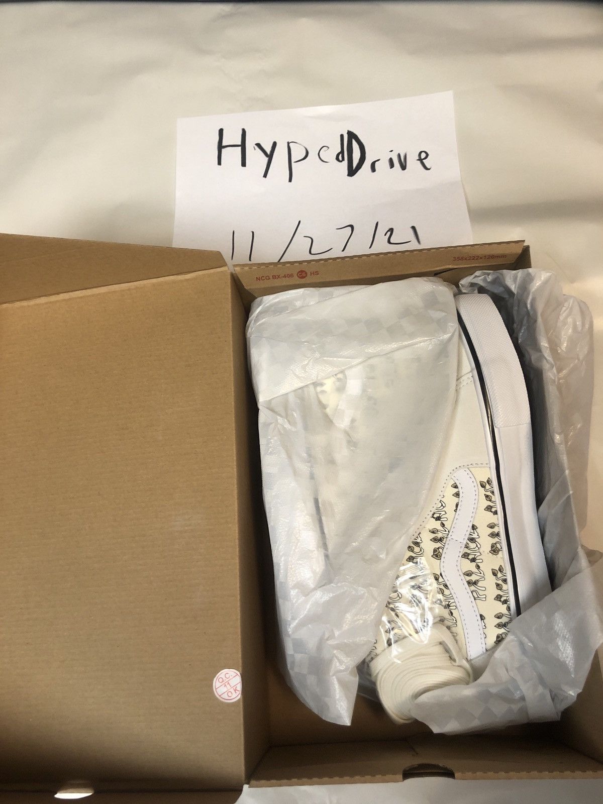 Palace × Vans Palace x Vans Sk8-Hi Mushroom Funguy Marshmallow 9.5us Size US 9.5 / EU 42-43 - 4 Thumbnail