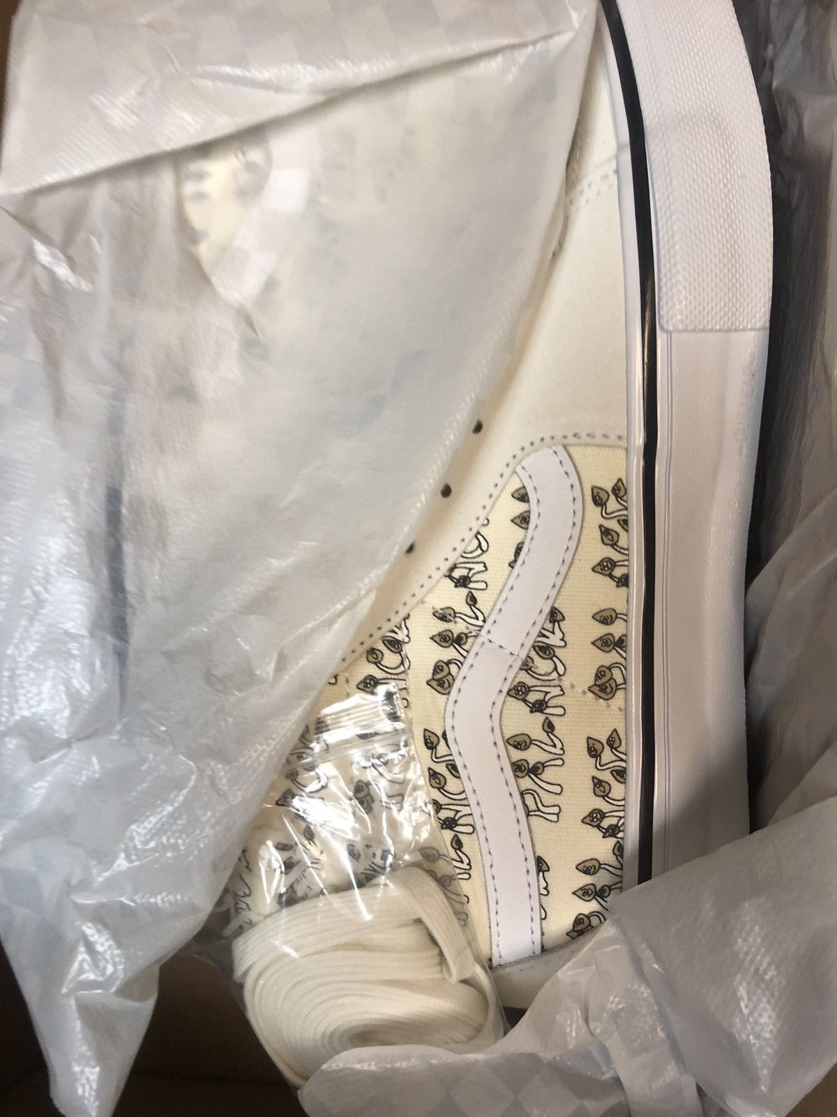 Palace × Vans Palace x Vans Sk8-Hi Mushroom Funguy Marshmallow 9.5us Size US 9.5 / EU 42-43 - 5 Thumbnail