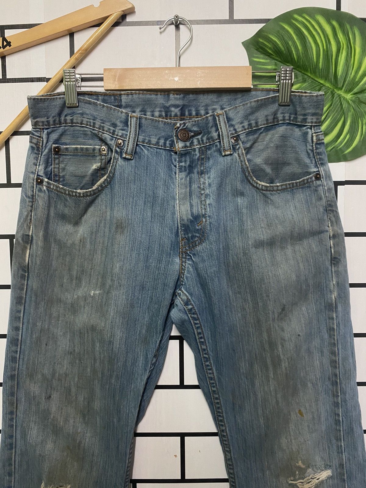 Levi's × Vintage Dirty Blue LEVIS Distressed Denim Jeans -L18 Size US 30 / EU 46 - 3 Thumbnail