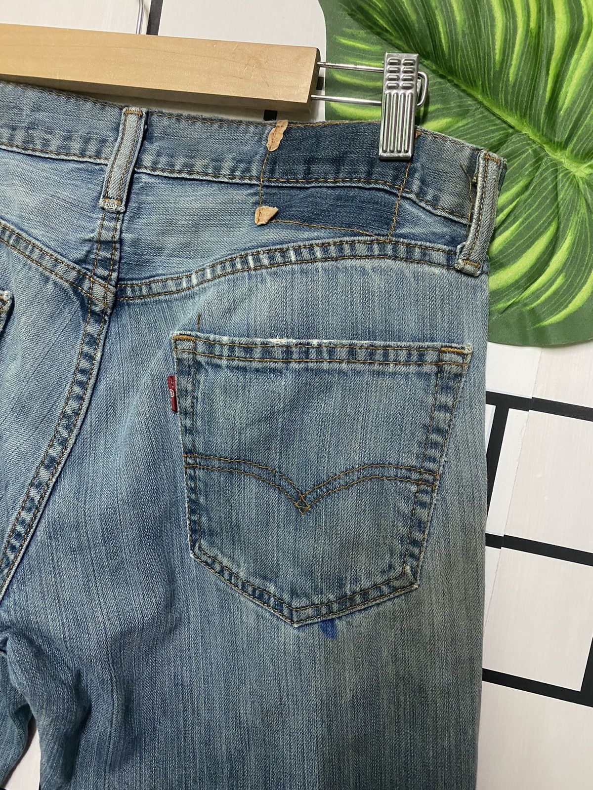 Levi's × Vintage Dirty Blue LEVIS Distressed Denim Jeans -L18 Size US 30 / EU 46 - 9 Thumbnail