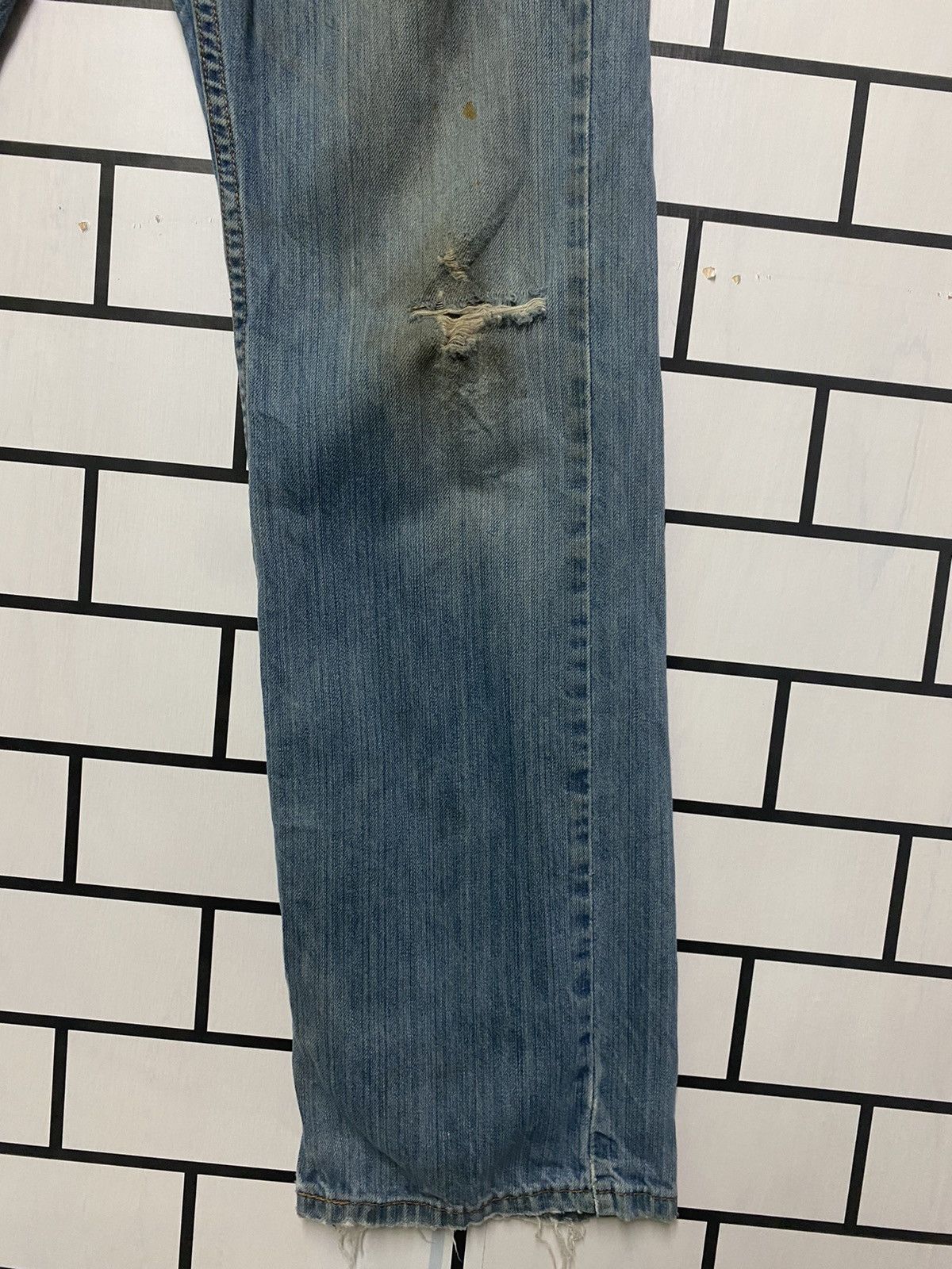 Levi's × Vintage Dirty Blue LEVIS Distressed Denim Jeans -L18 Size US 30 / EU 46 - 6 Thumbnail
