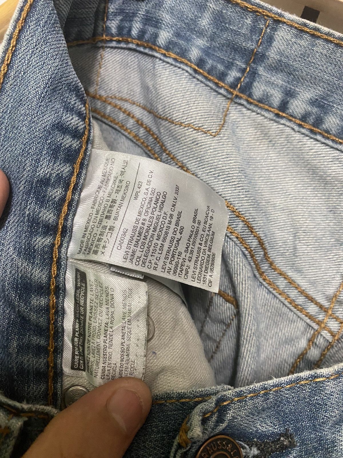 Levi's × Vintage Dirty Blue LEVIS Distressed Denim Jeans -L18 Size US 30 / EU 46 - 15 Thumbnail