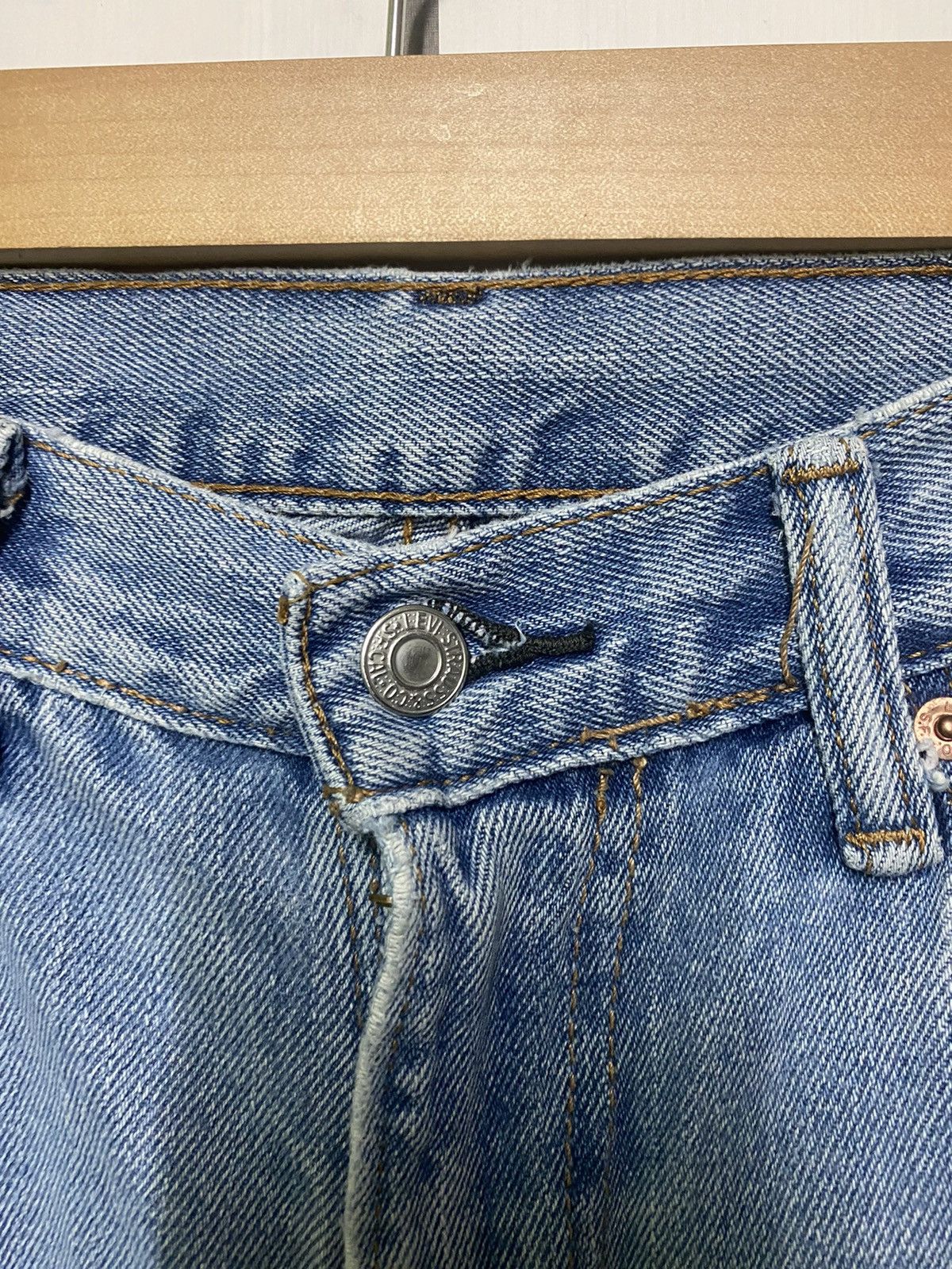 Levi's × Levi's Vintage Clothing × Vintage Vintage LEVIS 505 Light Wash Distressed Jean -L23 Size US 36 / EU 52 - 3 Thumbnail