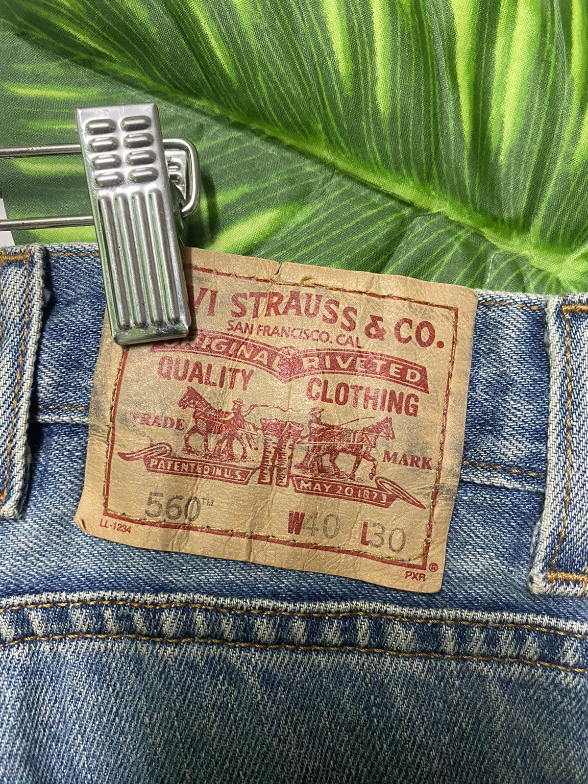 Levi's × Levi's Vintage Clothing × Vintage Vintage LEVIS 560 Comfot Fit 40x30 Jeans - L21 Size US 40 / EU 56 - 9 Thumbnail