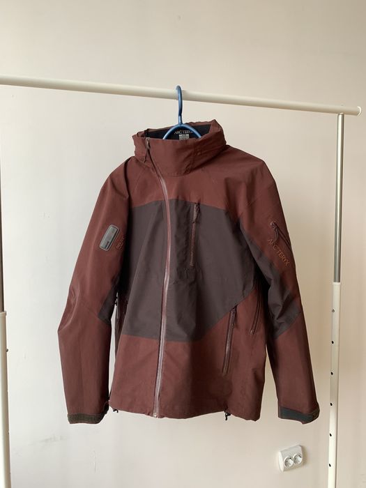 00s vintage Arc’teryx sidewinder jacket