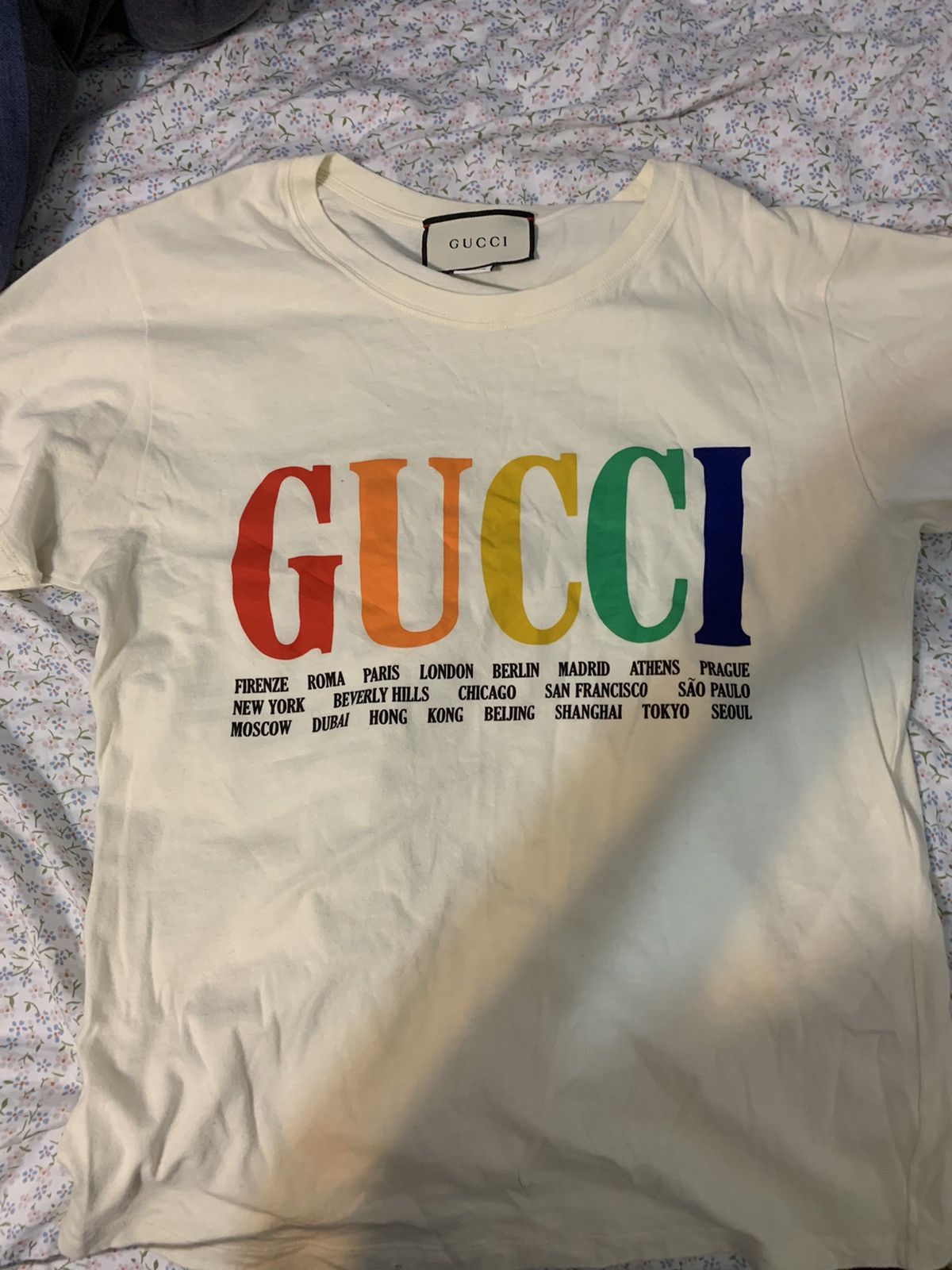 Gucci t shirt with cities online