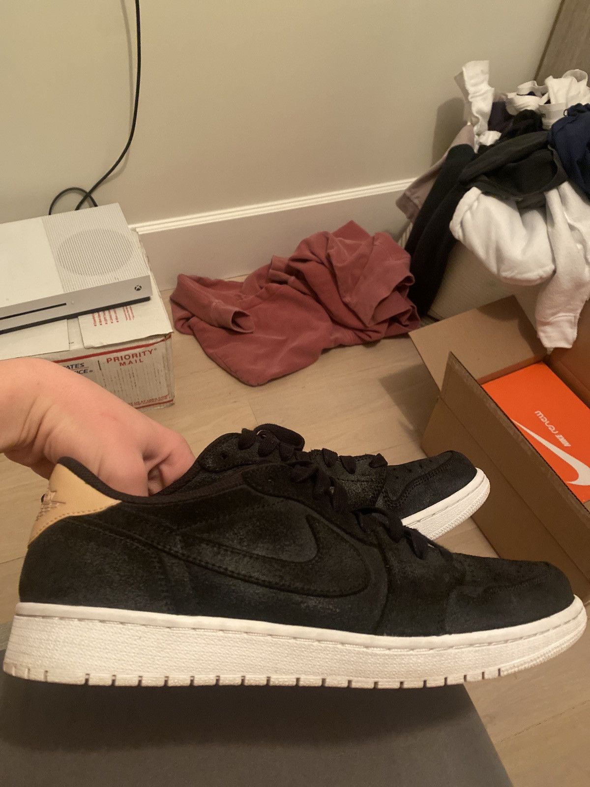 tan and black jordan 1 low