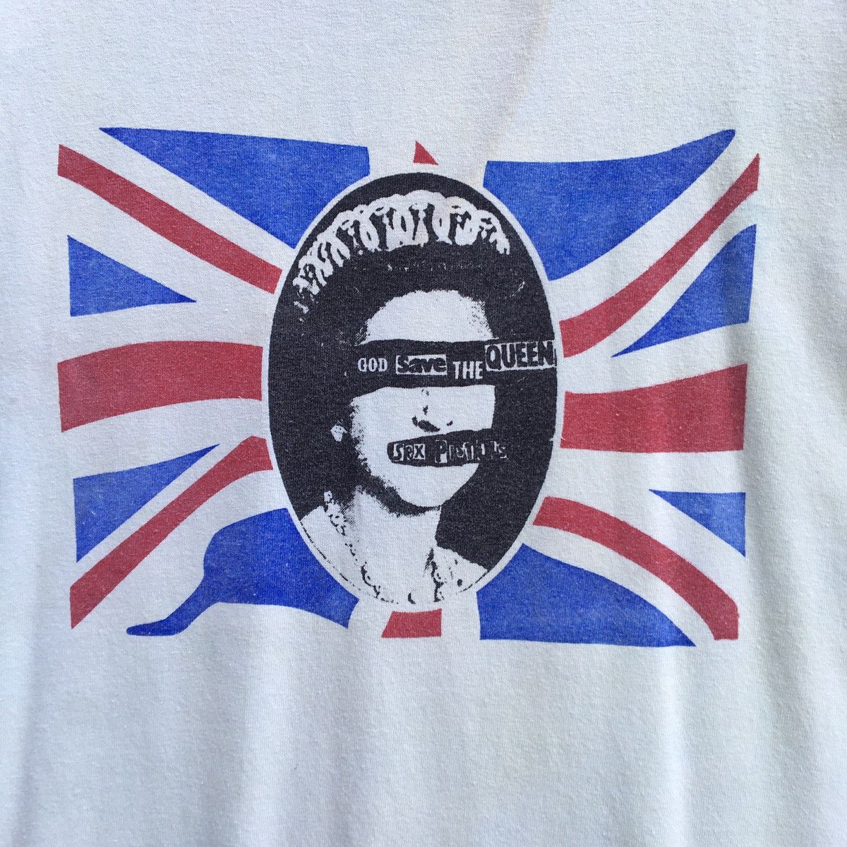 Band Tees Rare Sex Pistols God Save the Queen Tshirt Size US M / EU 48-50 / 2 - 5 Thumbnail