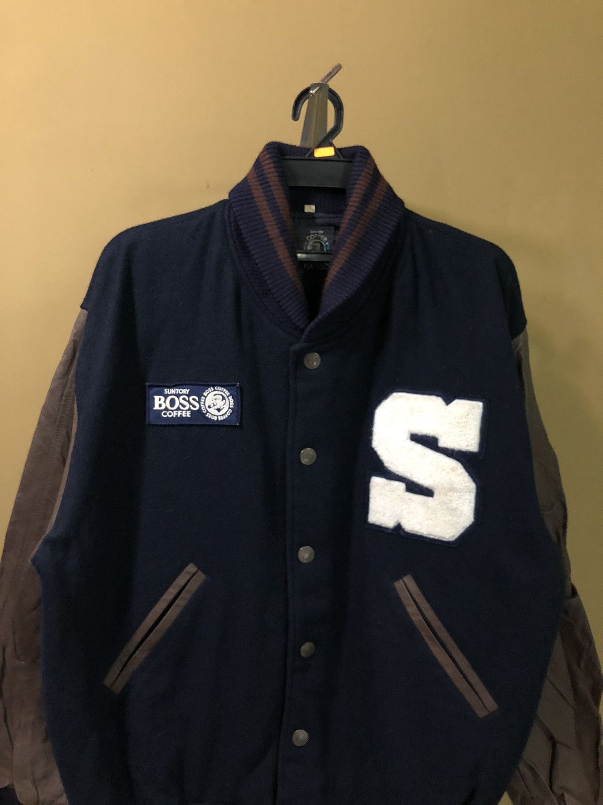 Vintage Vintage Suntory Coffee Boss Big Logo Varsity Jacket Size US L / EU 52-54 / 3 - 3 Thumbnail