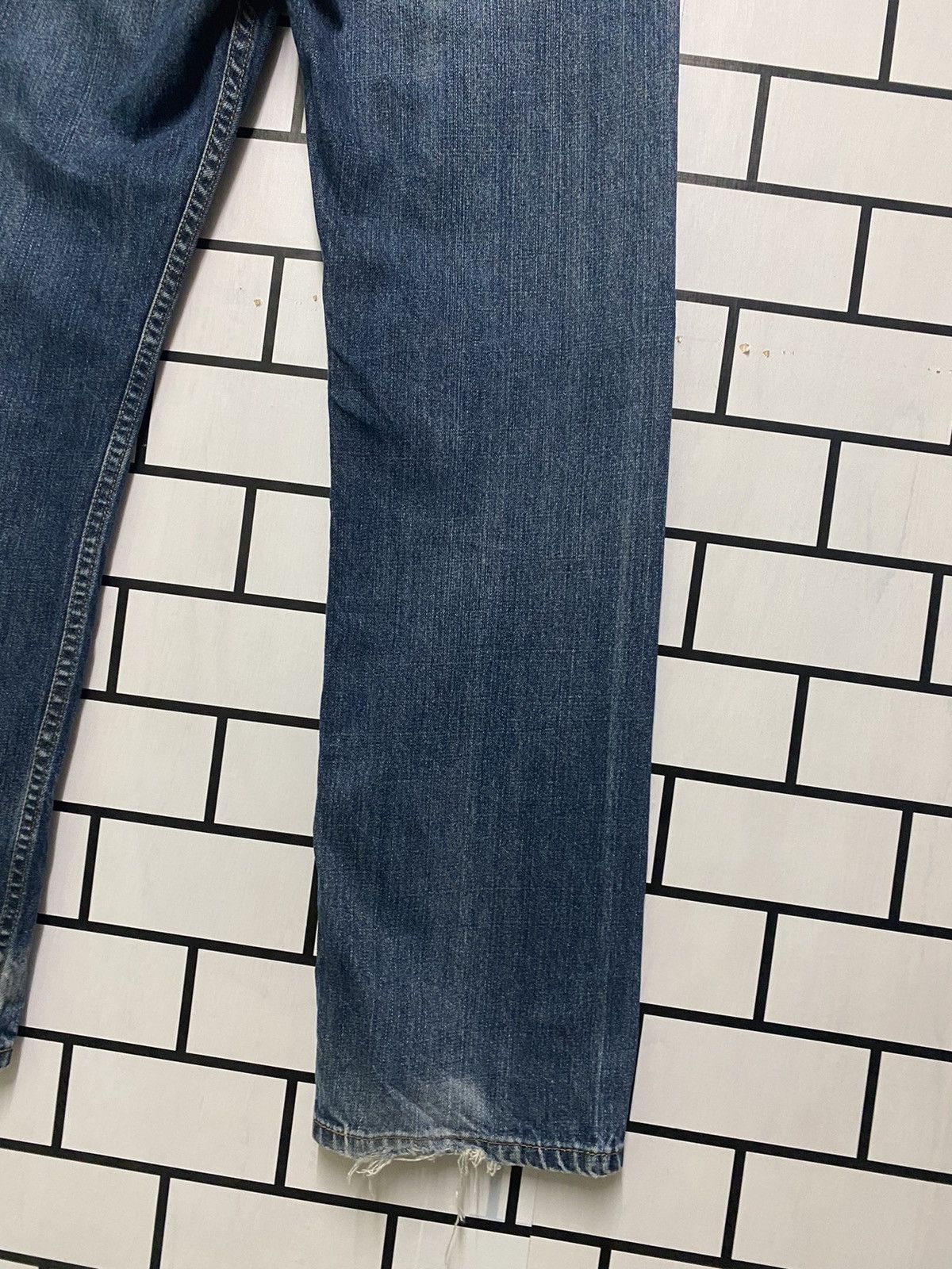 Levi's × Vintage Vintage LEVIS 505 Mid Blue Straight Fit Jeans- L27 Size US 32 / EU 48 - 11 Thumbnail