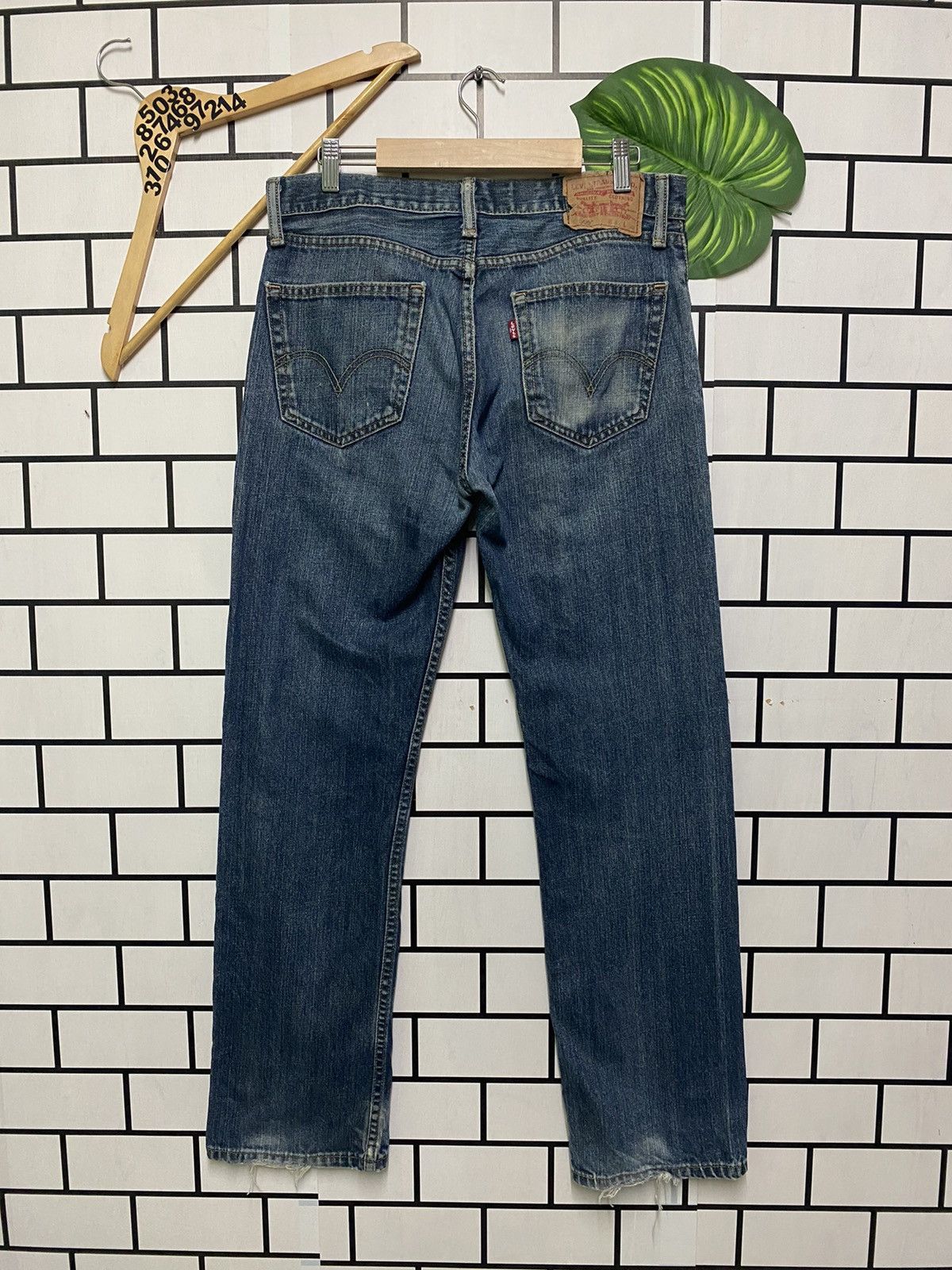 Levi's × Vintage Vintage LEVIS 505 Mid Blue Straight Fit Jeans- L27 Size US 32 / EU 48 - 2 Thumbnail