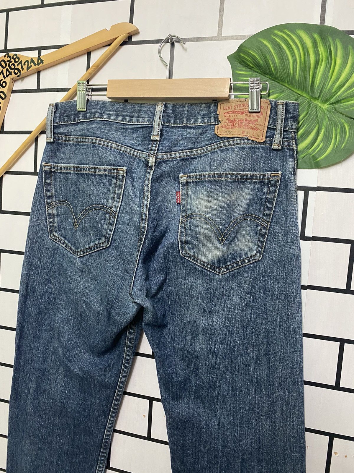 Levi's × Vintage Vintage LEVIS 505 Mid Blue Straight Fit Jeans- L27 Size US 32 / EU 48 - 9 Thumbnail