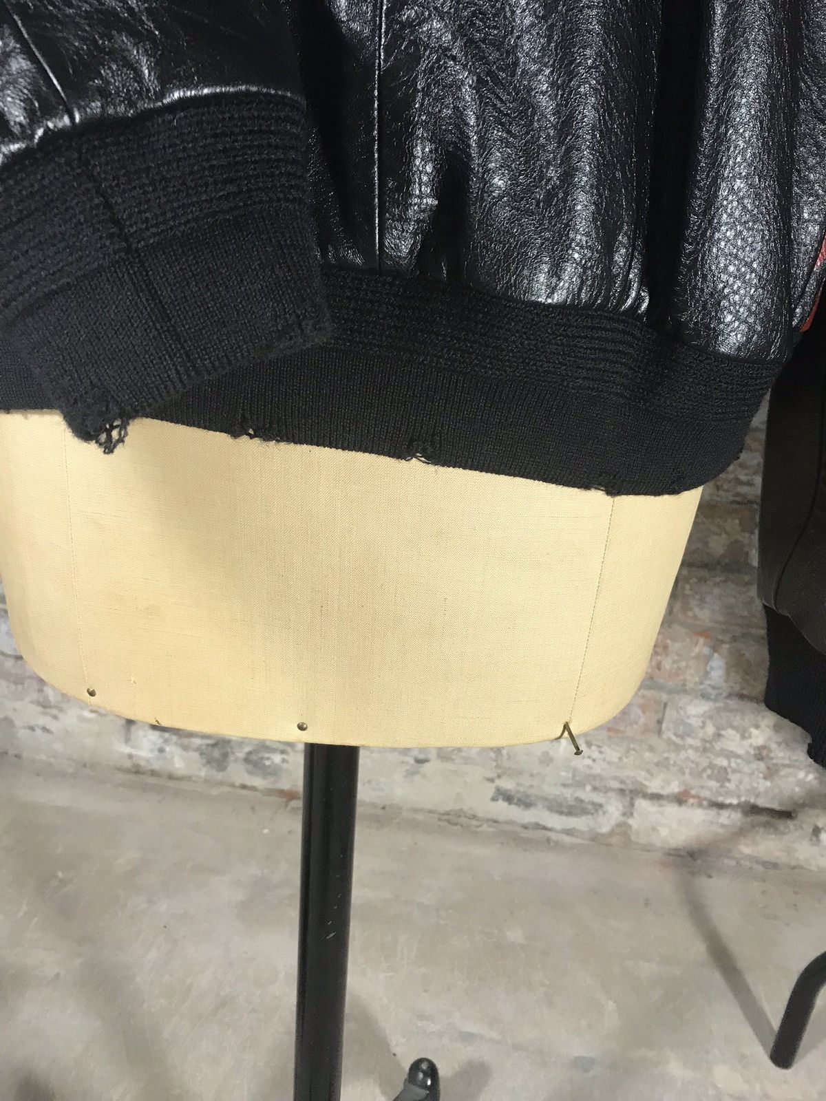 Saint Laurent Paris FW17 ‘inferno’ capsule leather bomber jacket 50 BNWT Size US M / EU 48-50 / 2 - 13 Thumbnail